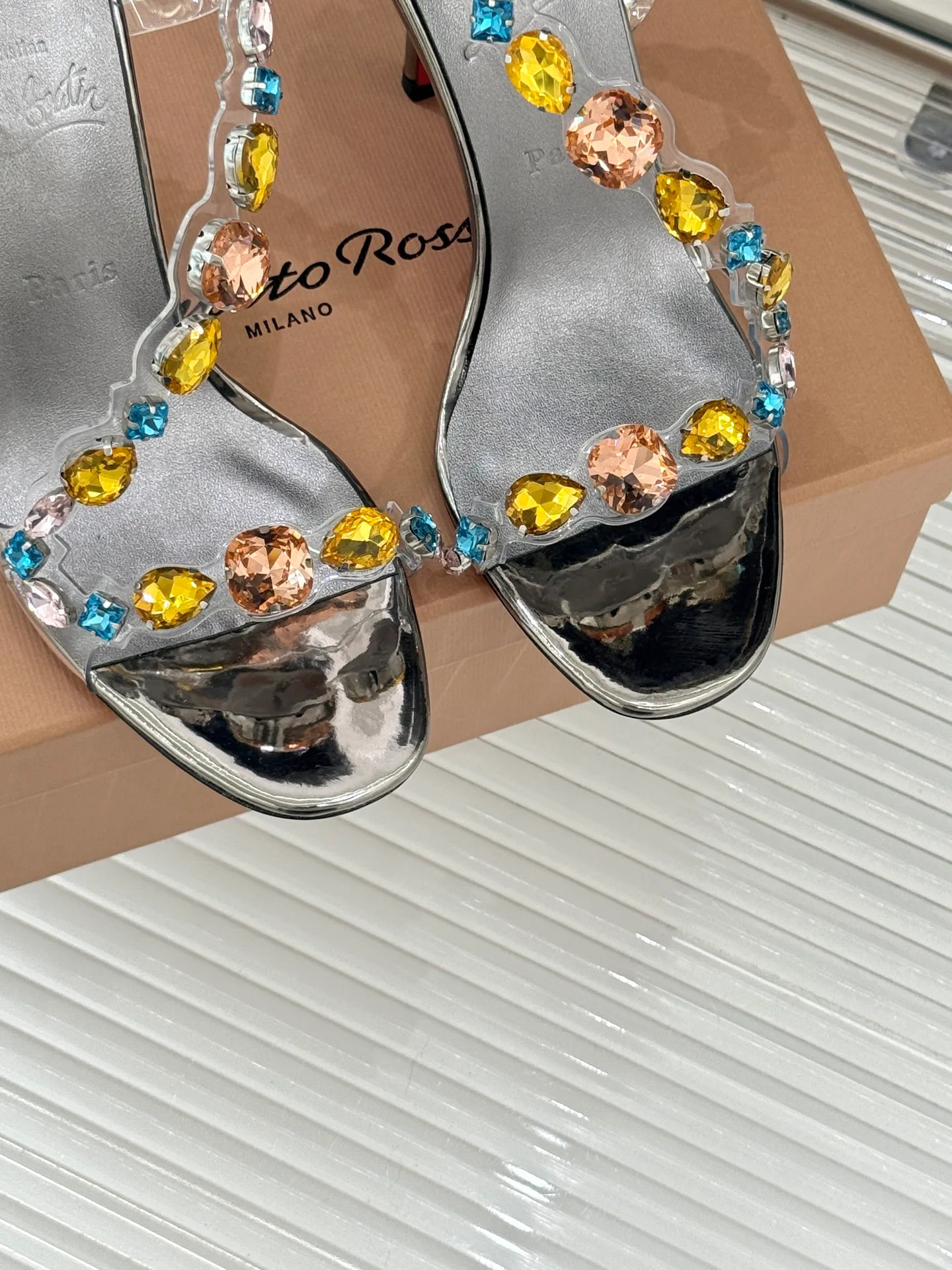 Босоножки Женские Christian Louboutin 4504810