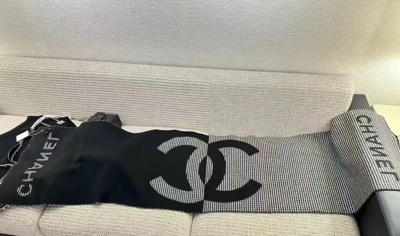 Шарфы Chanel 18627194