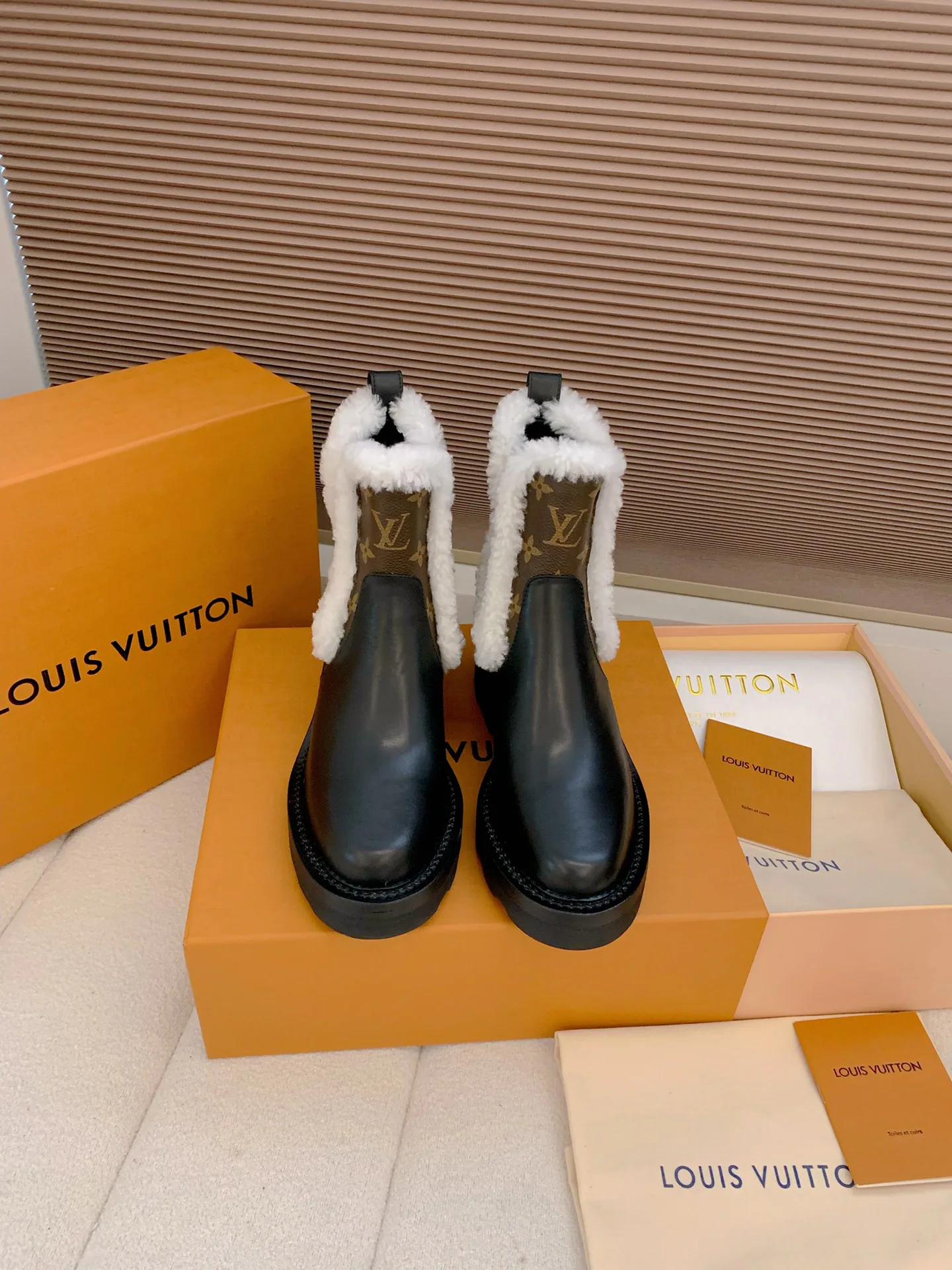 Ботинки Женские Louis Vuitton 18703274