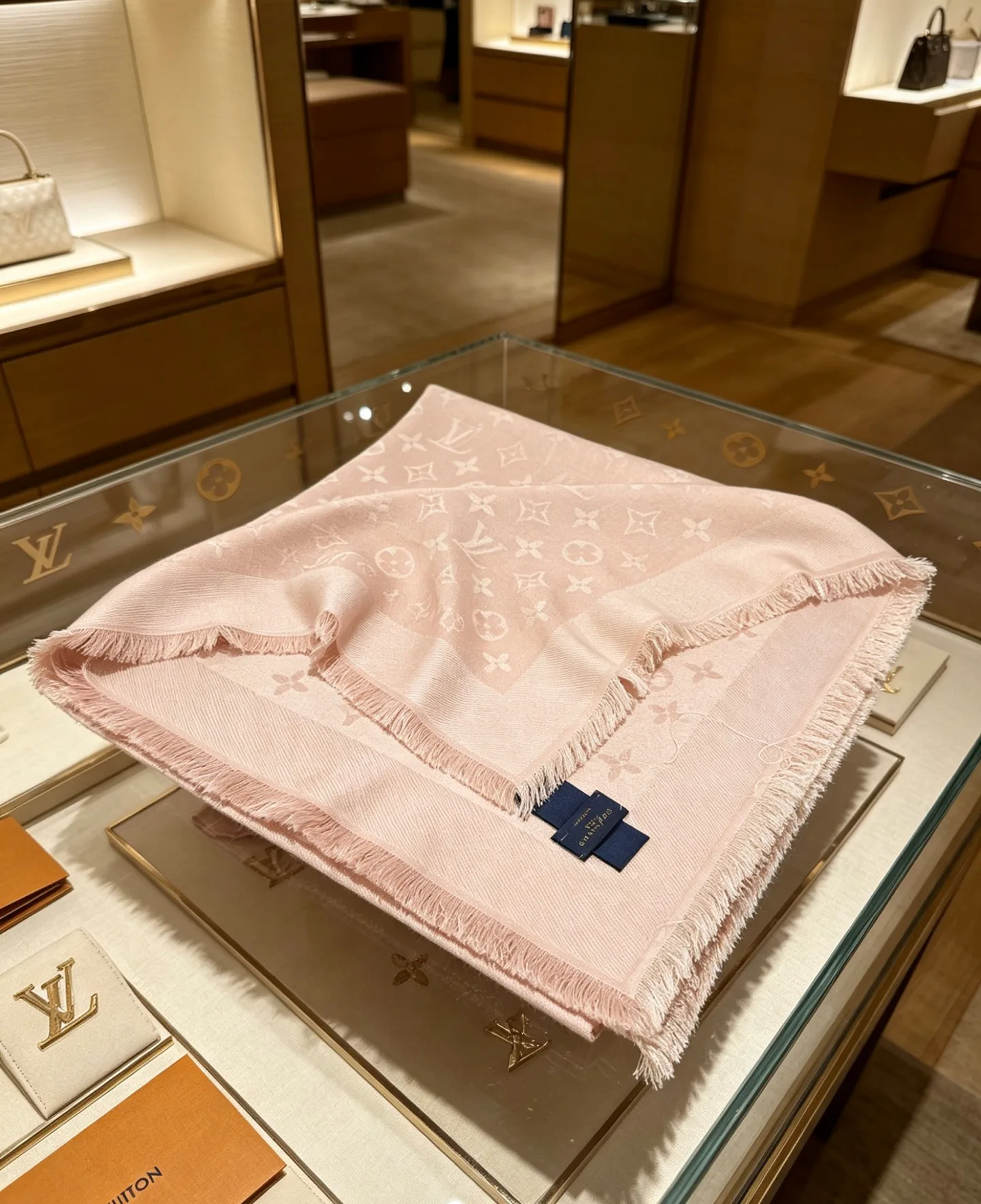 Шарфы Louis Vuitton 15150453