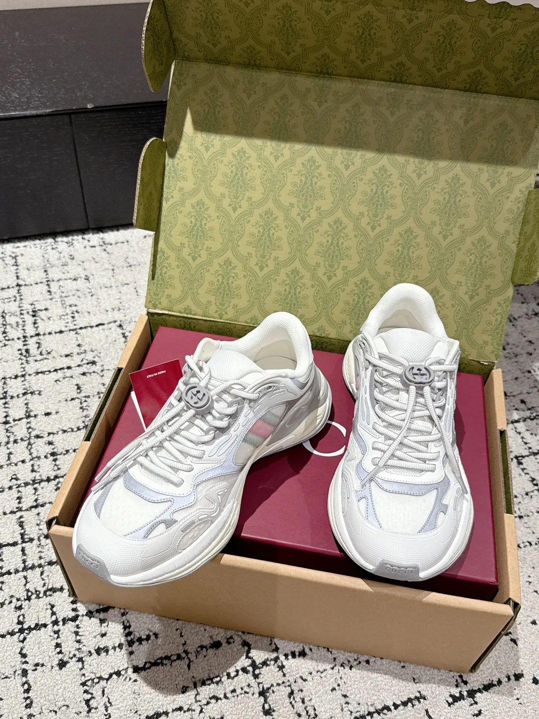 Кроссовки Женские Gucci 183124