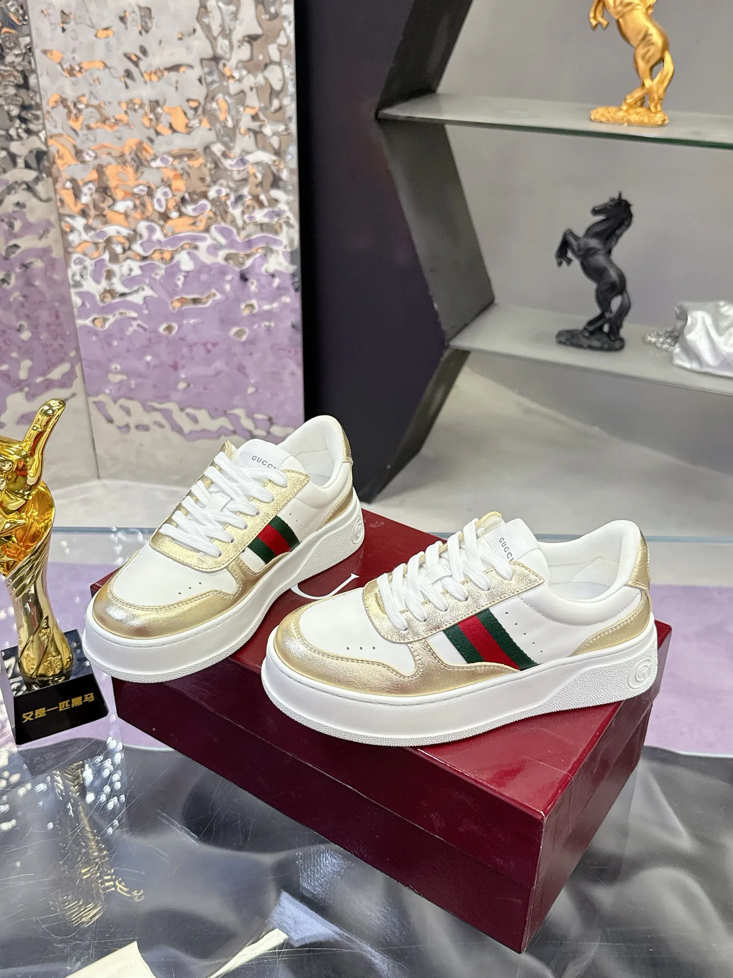 Кроссовки Женские Gucci 5402073