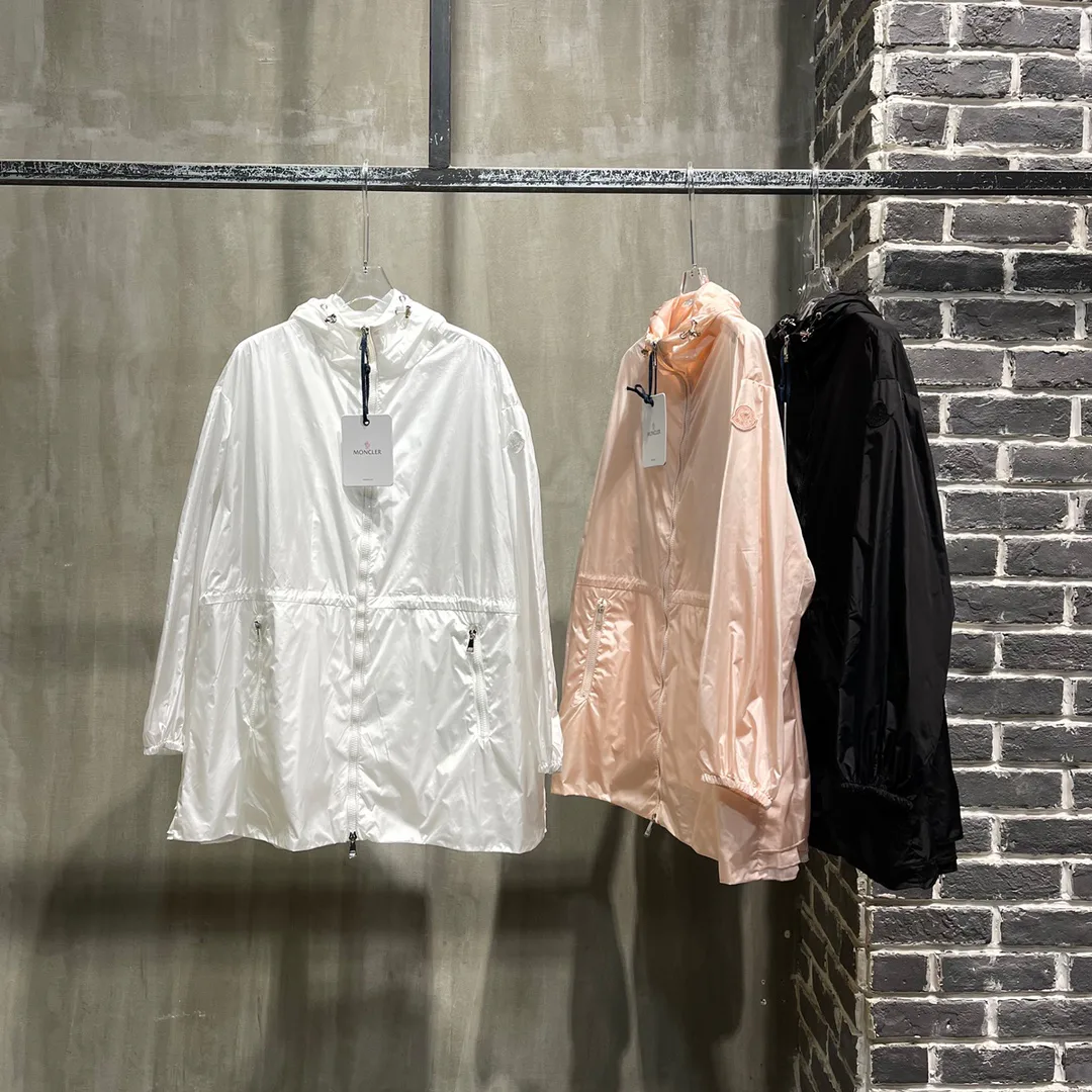 Куртки И Пуховики Женские Moncler 9735510