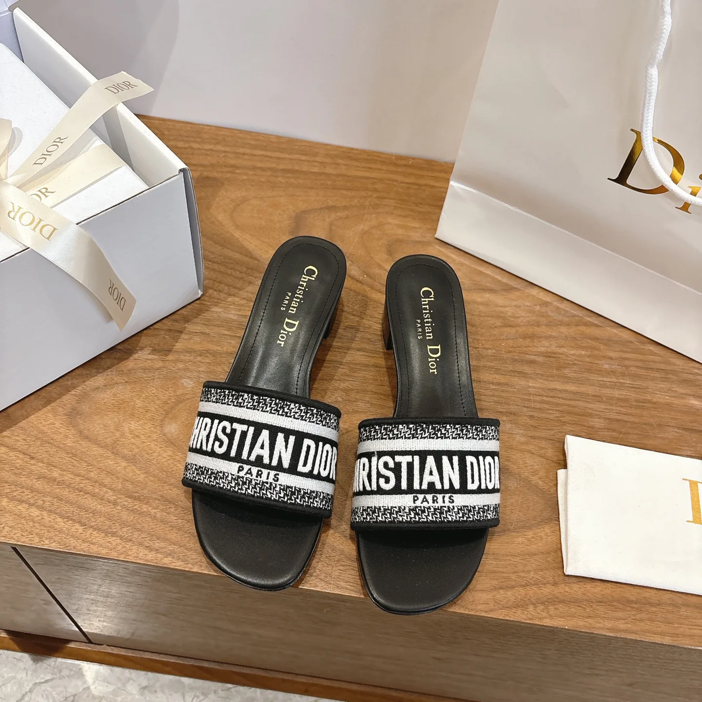 Босоножки Женские Christian Dior 1137325