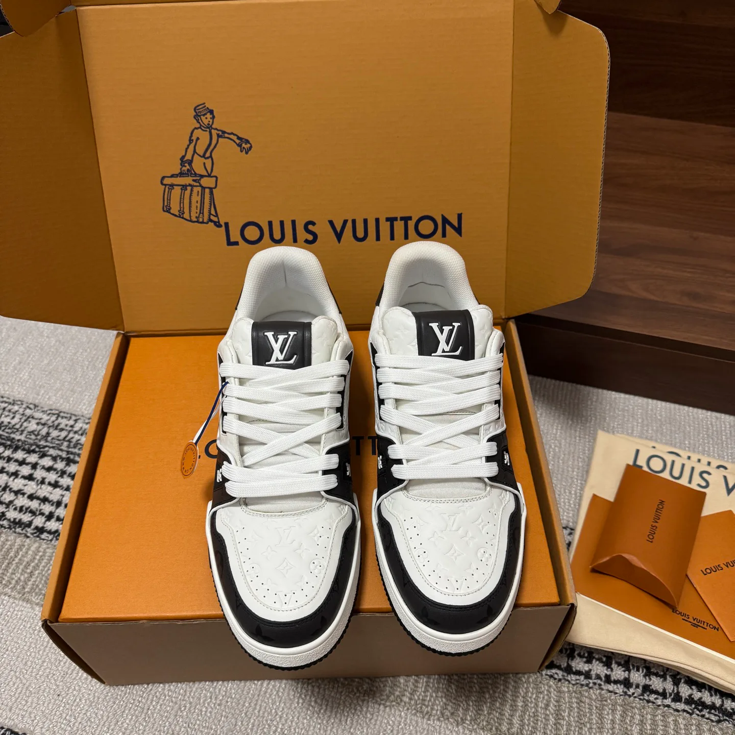 Кроссовки Женские Louis Vuitton 1483887