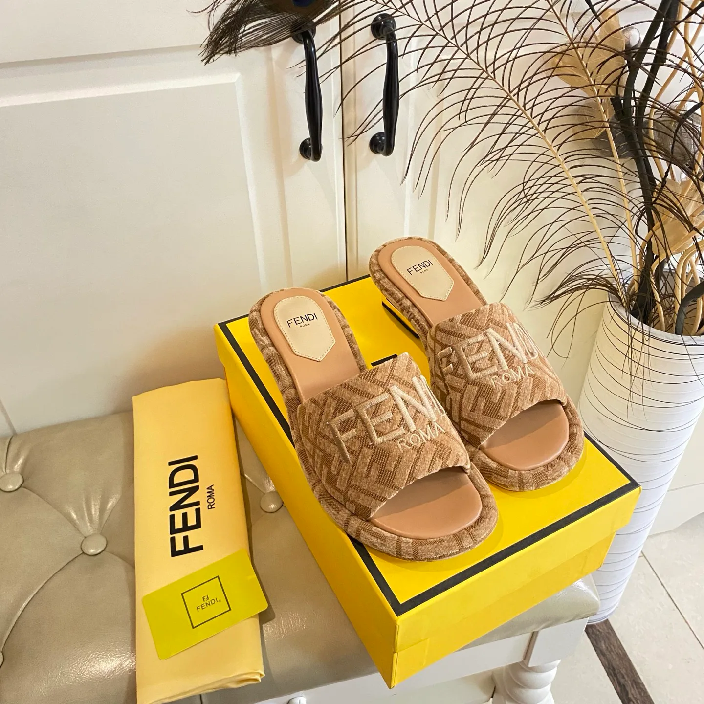 Босоножки Женские Fendi 21156