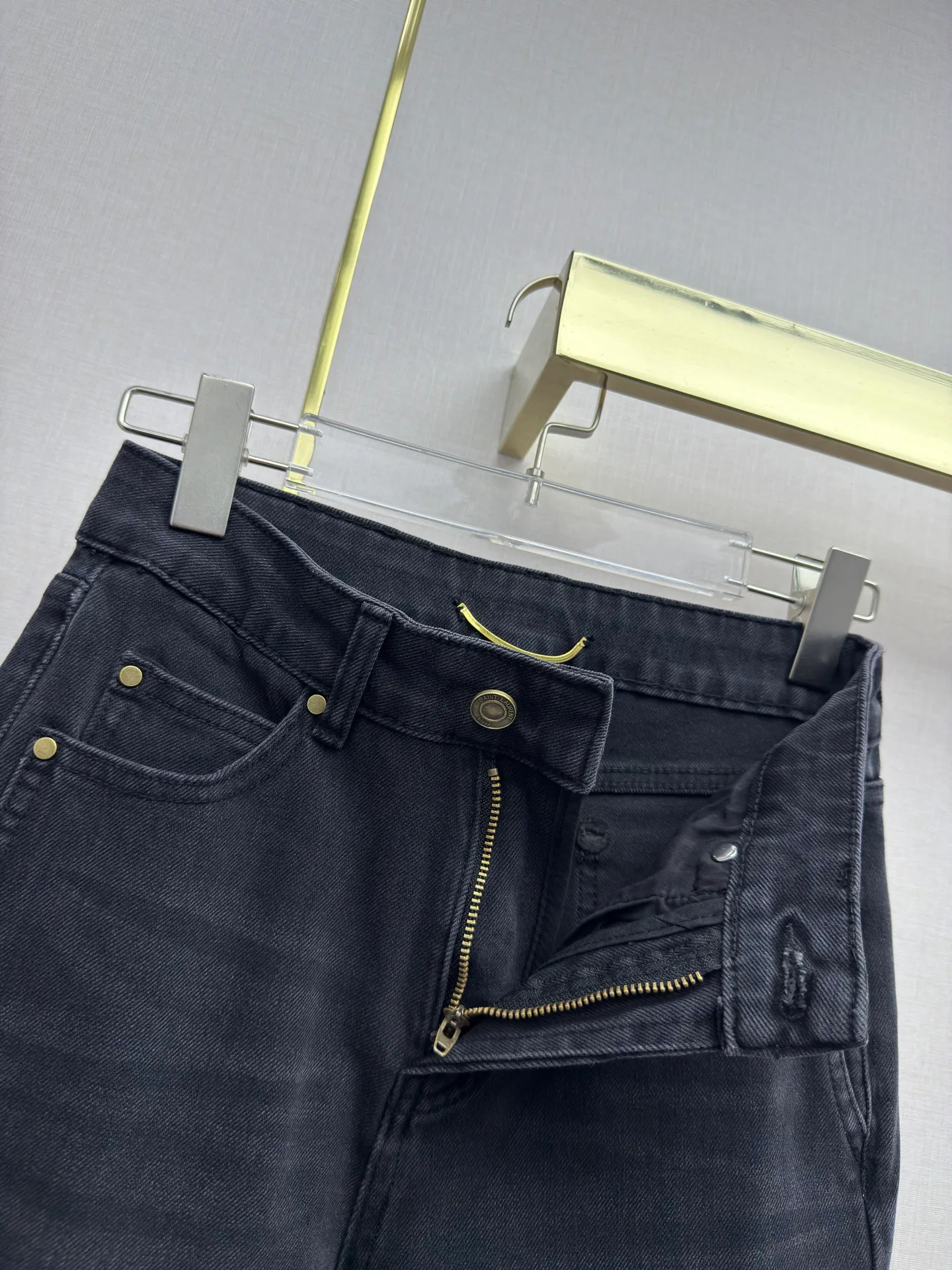 Джинсы Женские Saint Laurent 9600629