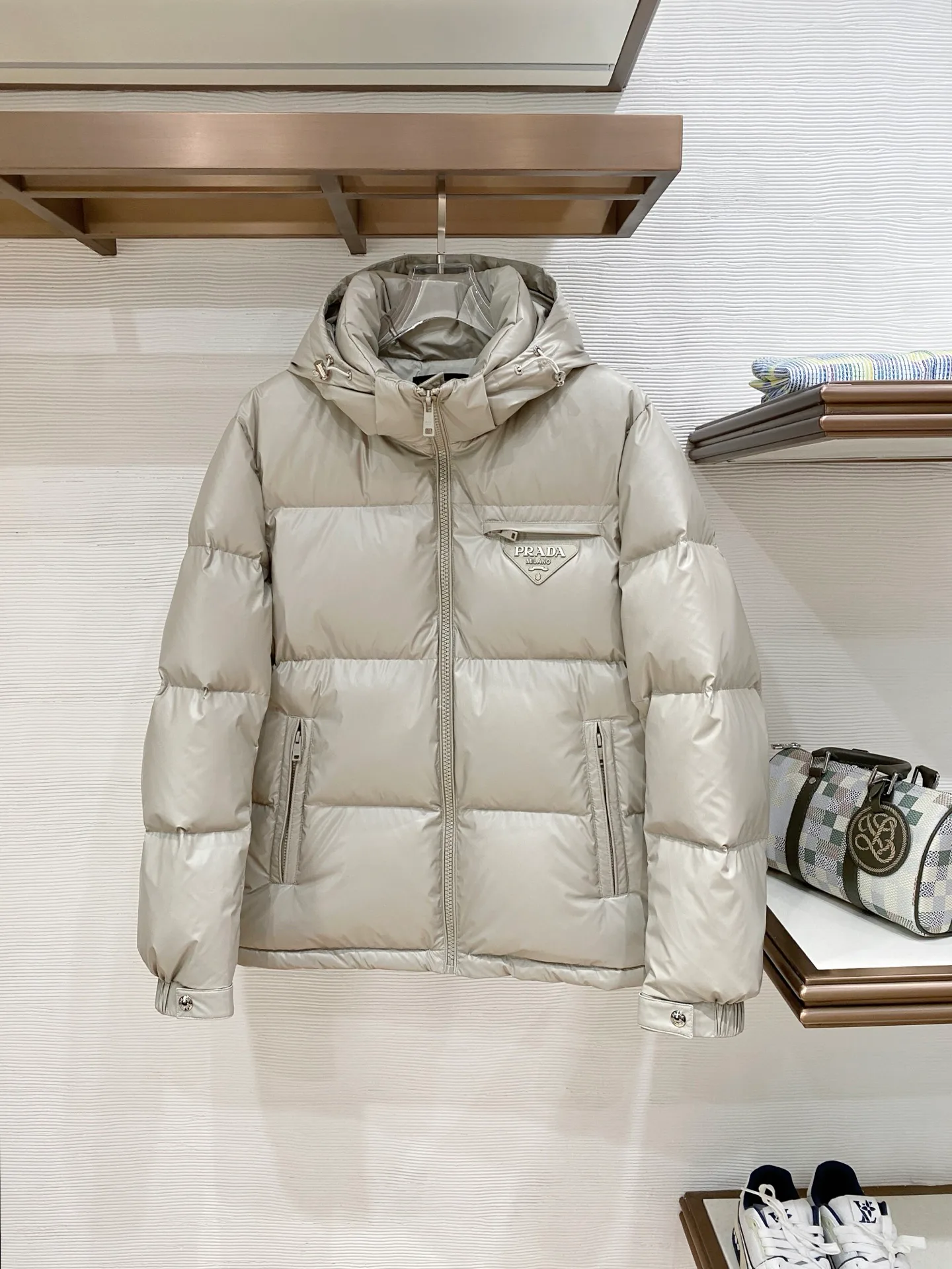 Куртки И Пуховики Женские Prada 1309591