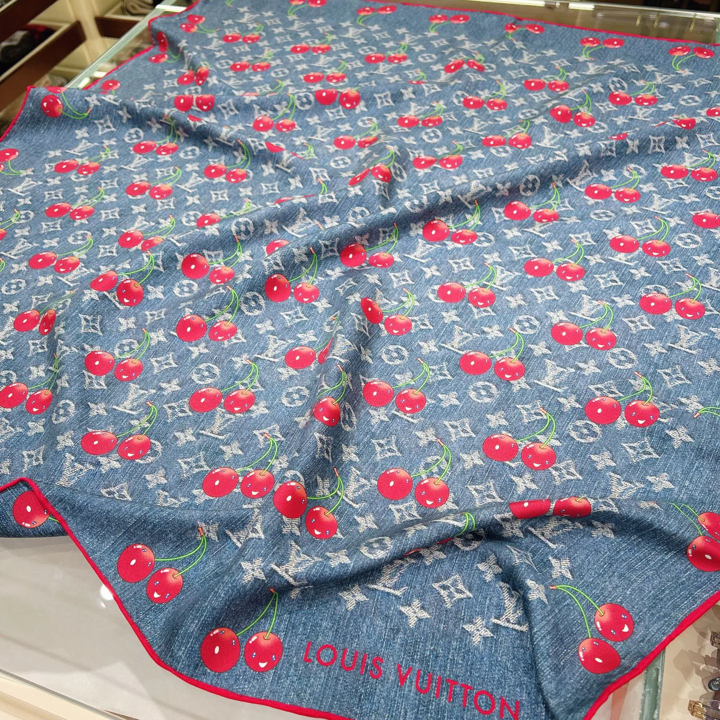 Шарфы Louis Vuitton 589896