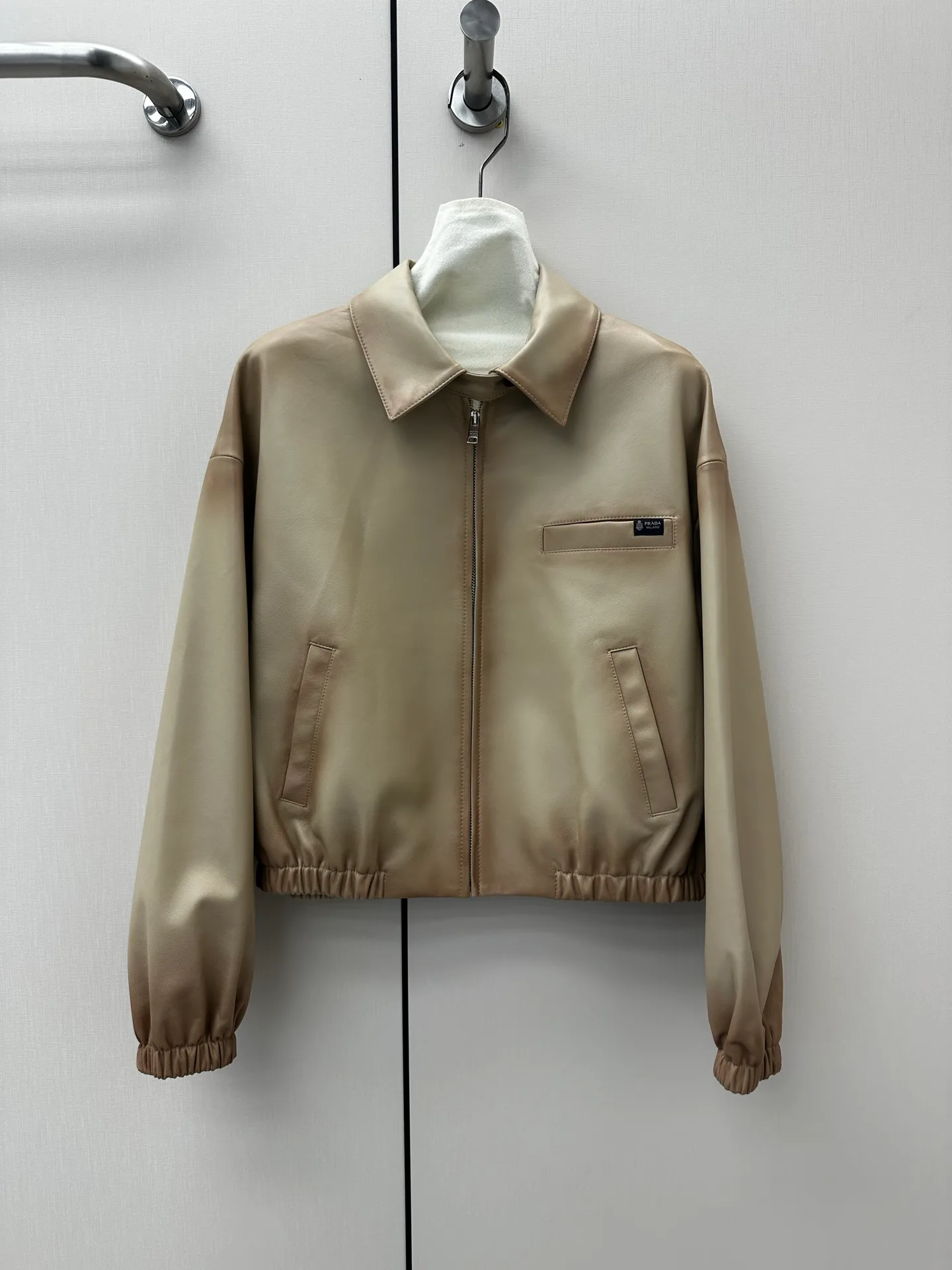 Кожаные Куртки И Дублёнки Женские Prada 16984557