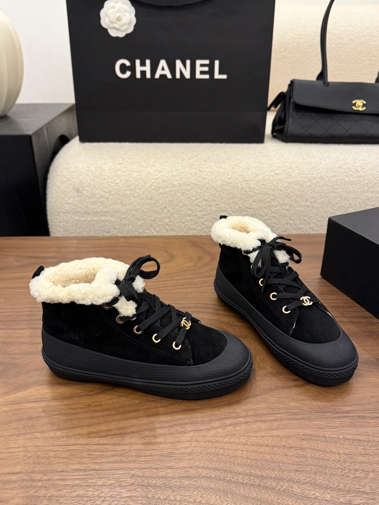 Кроссовки Женские Chanel 19501825