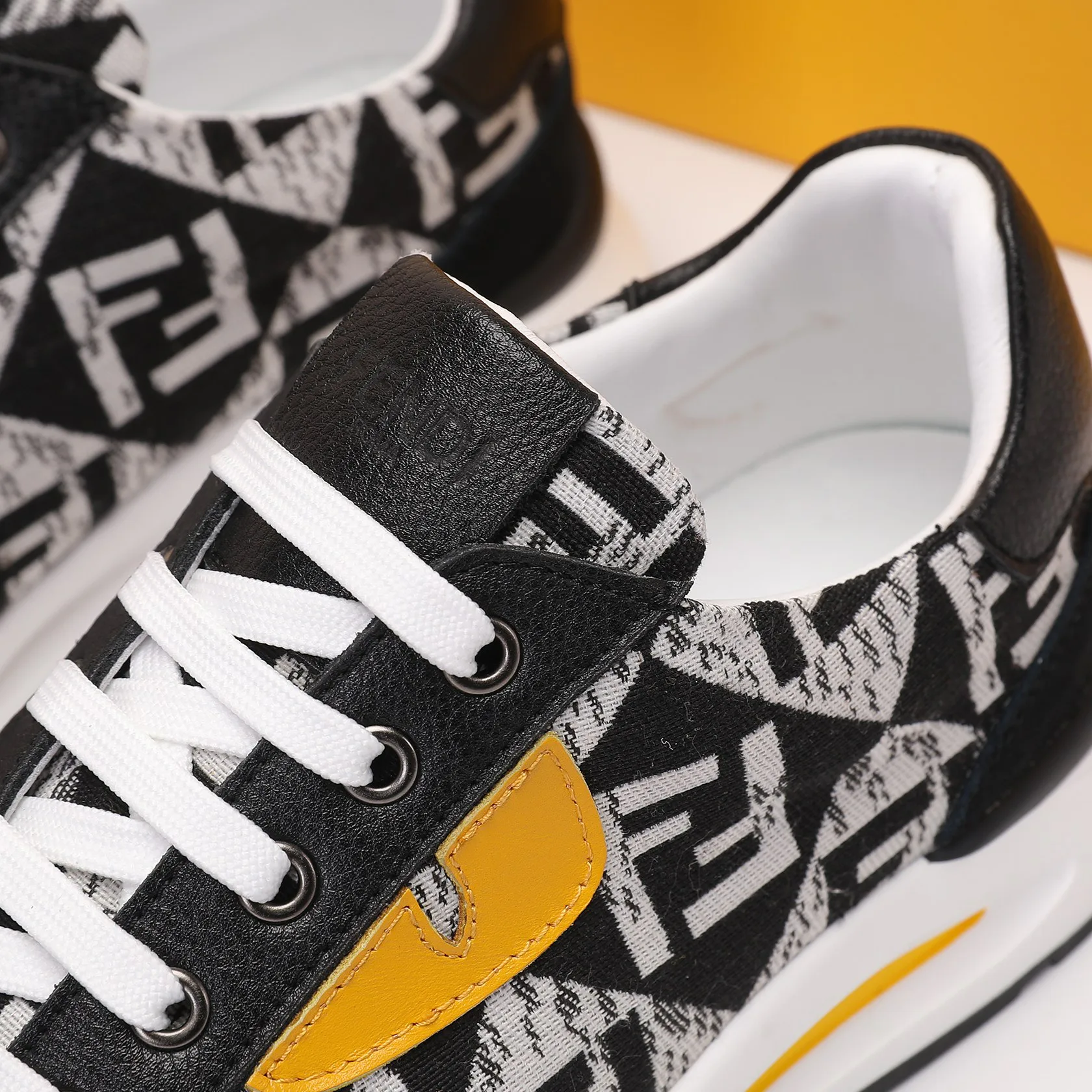 Кроссовки Мужские Fendi 1062423