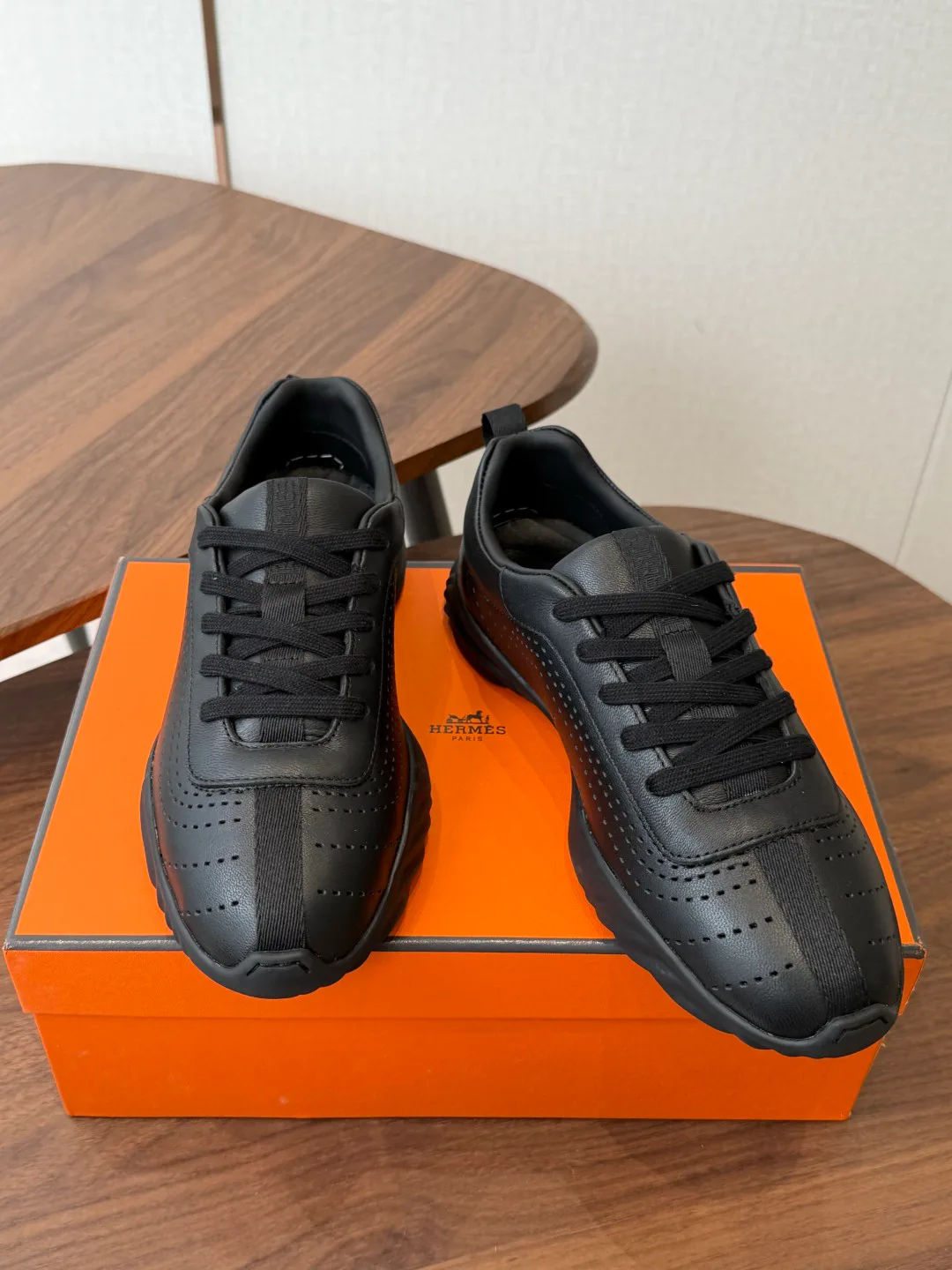 Кроссовки Женские Hermes 17128303