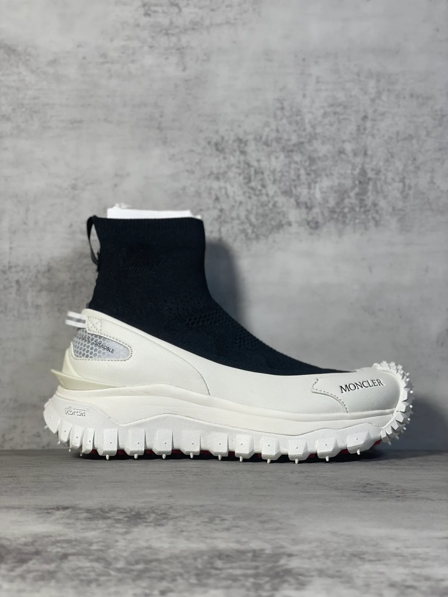 Кроссовки Женские Moncler 18333207