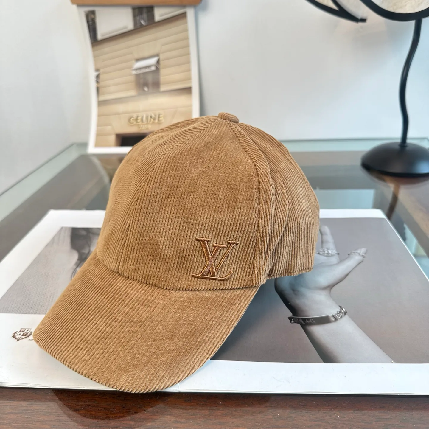 Головные Уборы Louis Vuitton 17806776