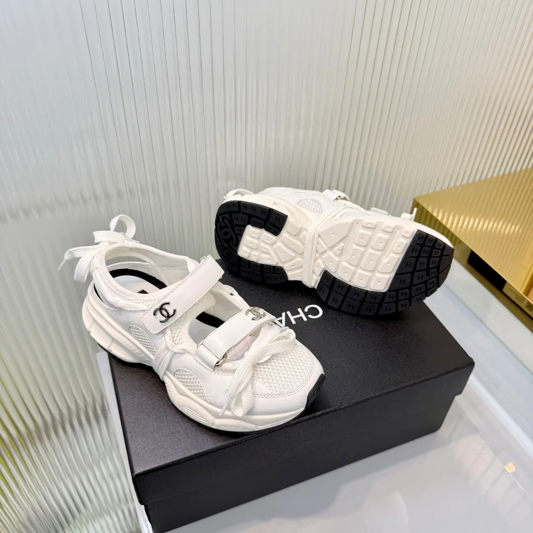 Кроссовки Женские Chanel 18366970