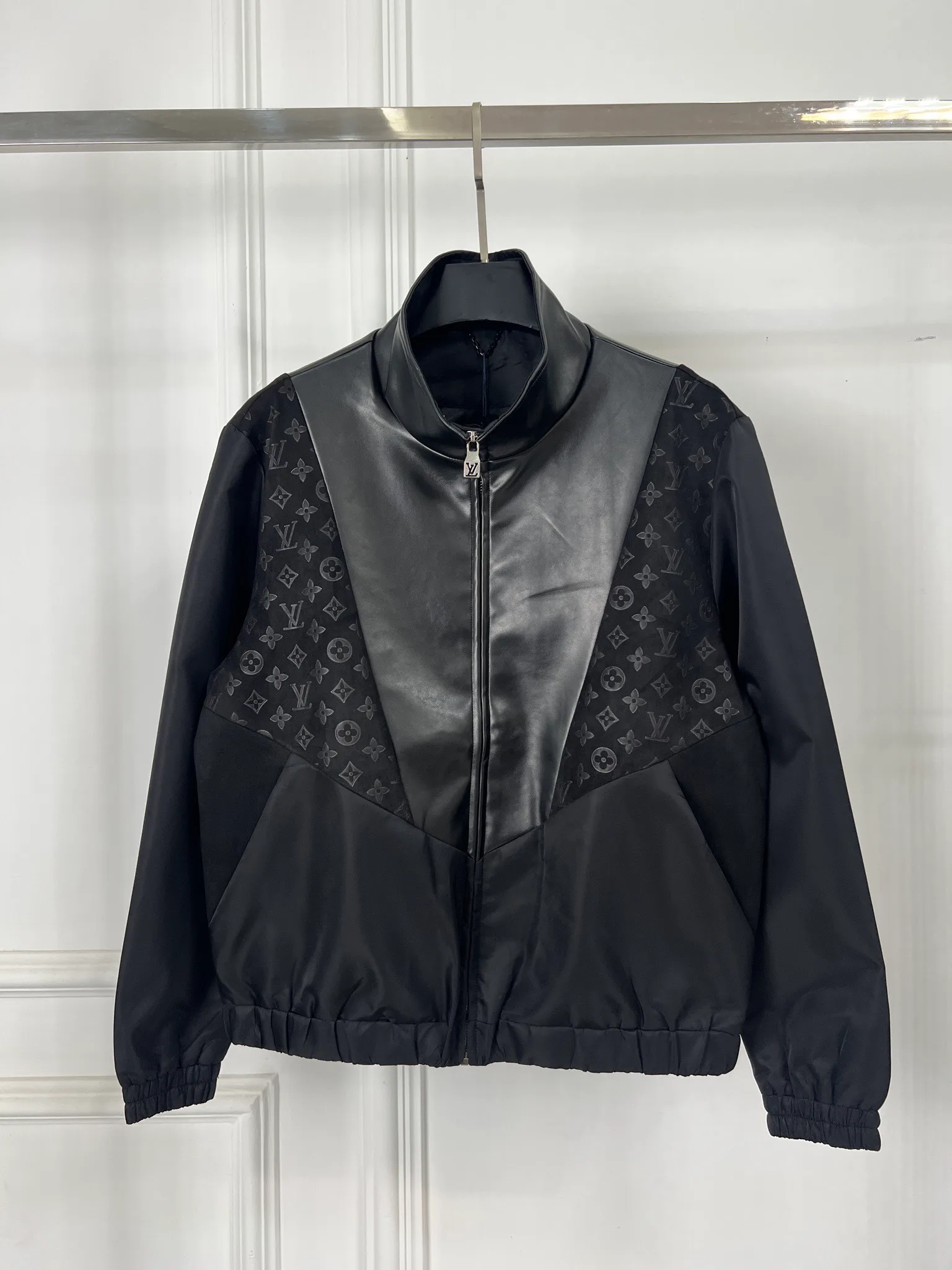 Кожаные Куртки И Дублёнки Женские Louis Vuitton 12842430