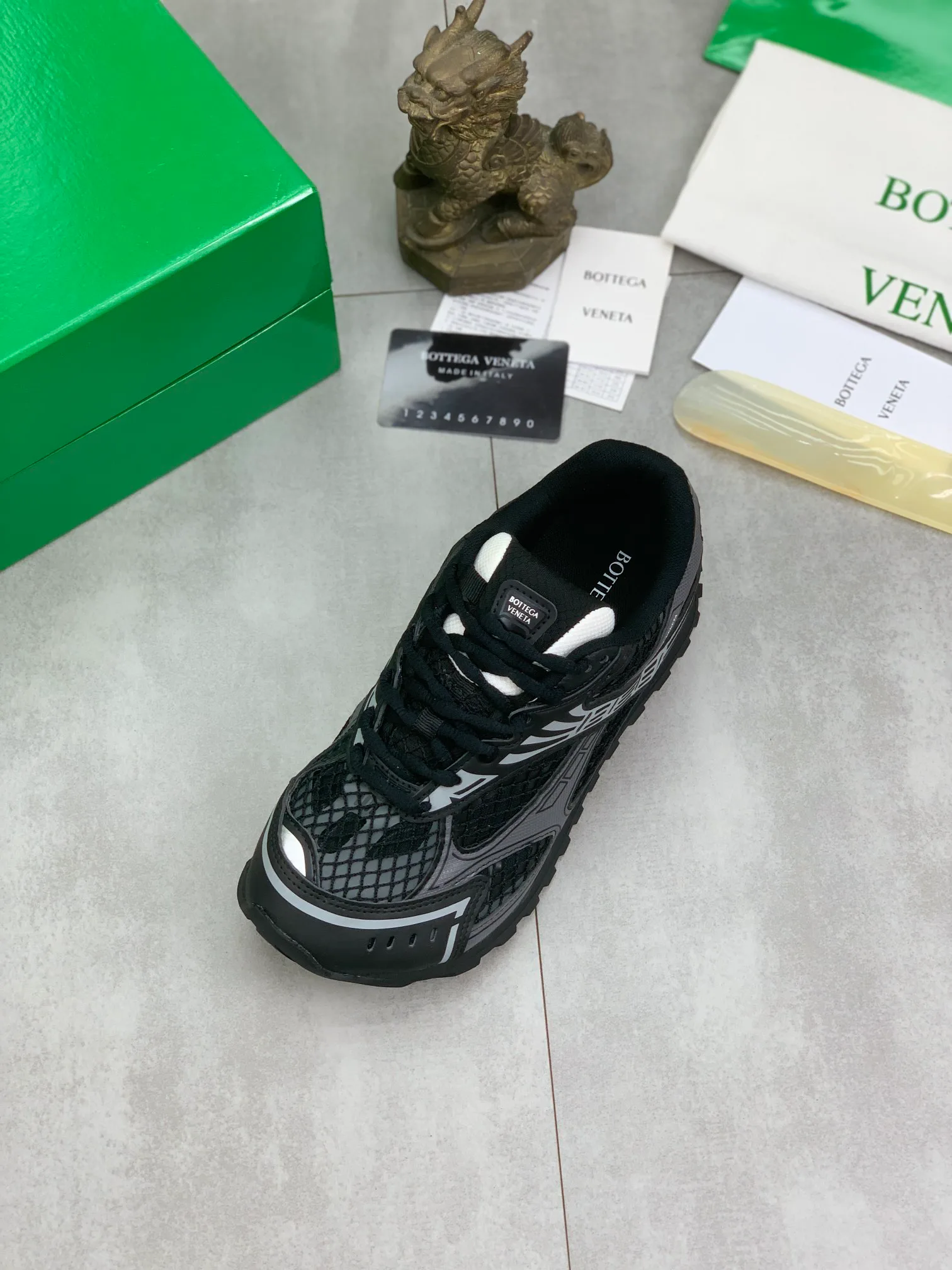 Кроссовки Женские Bottega Veneta 18365165
