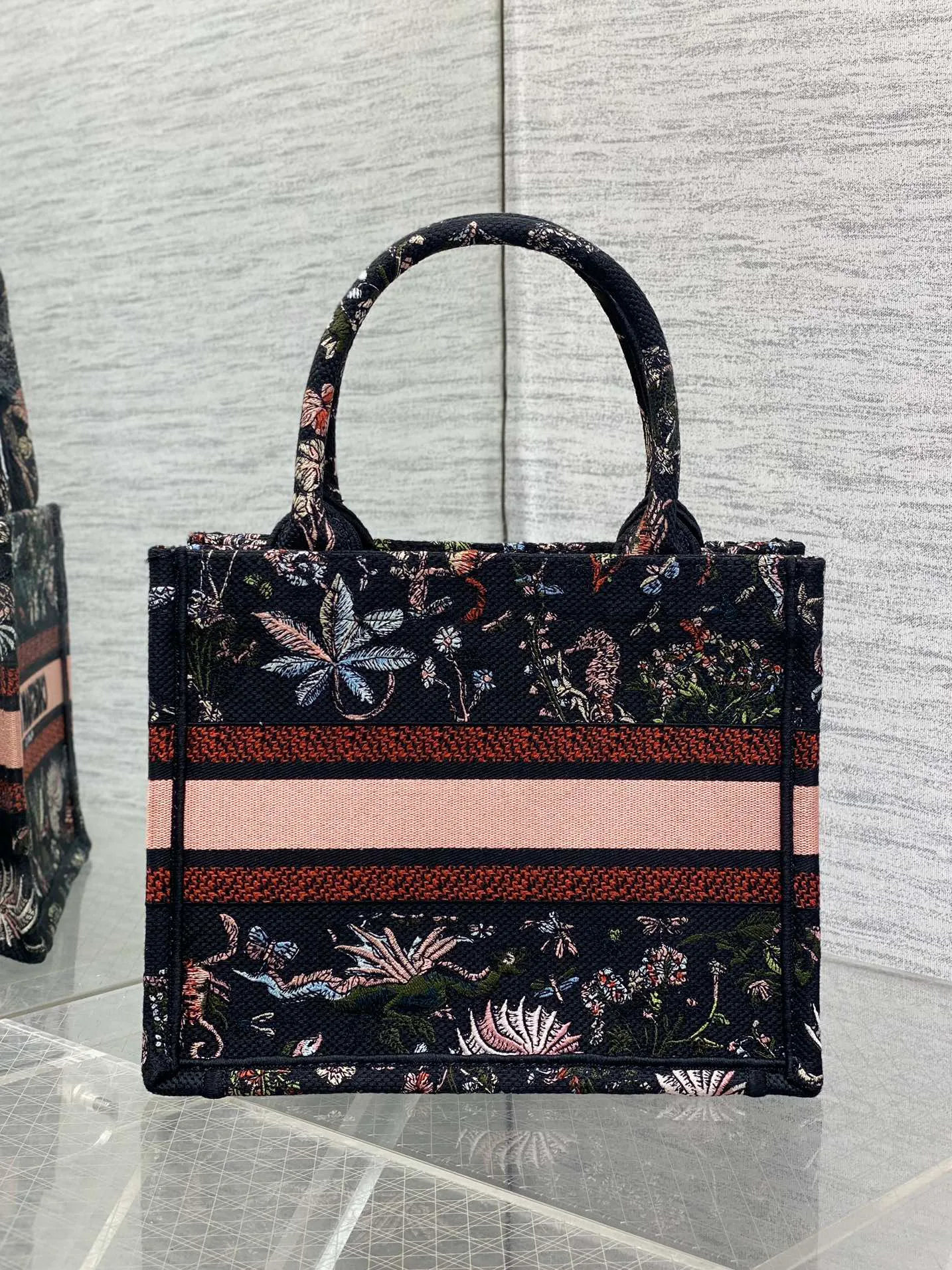 Классические Сумки Женские Christian Dior 13227190