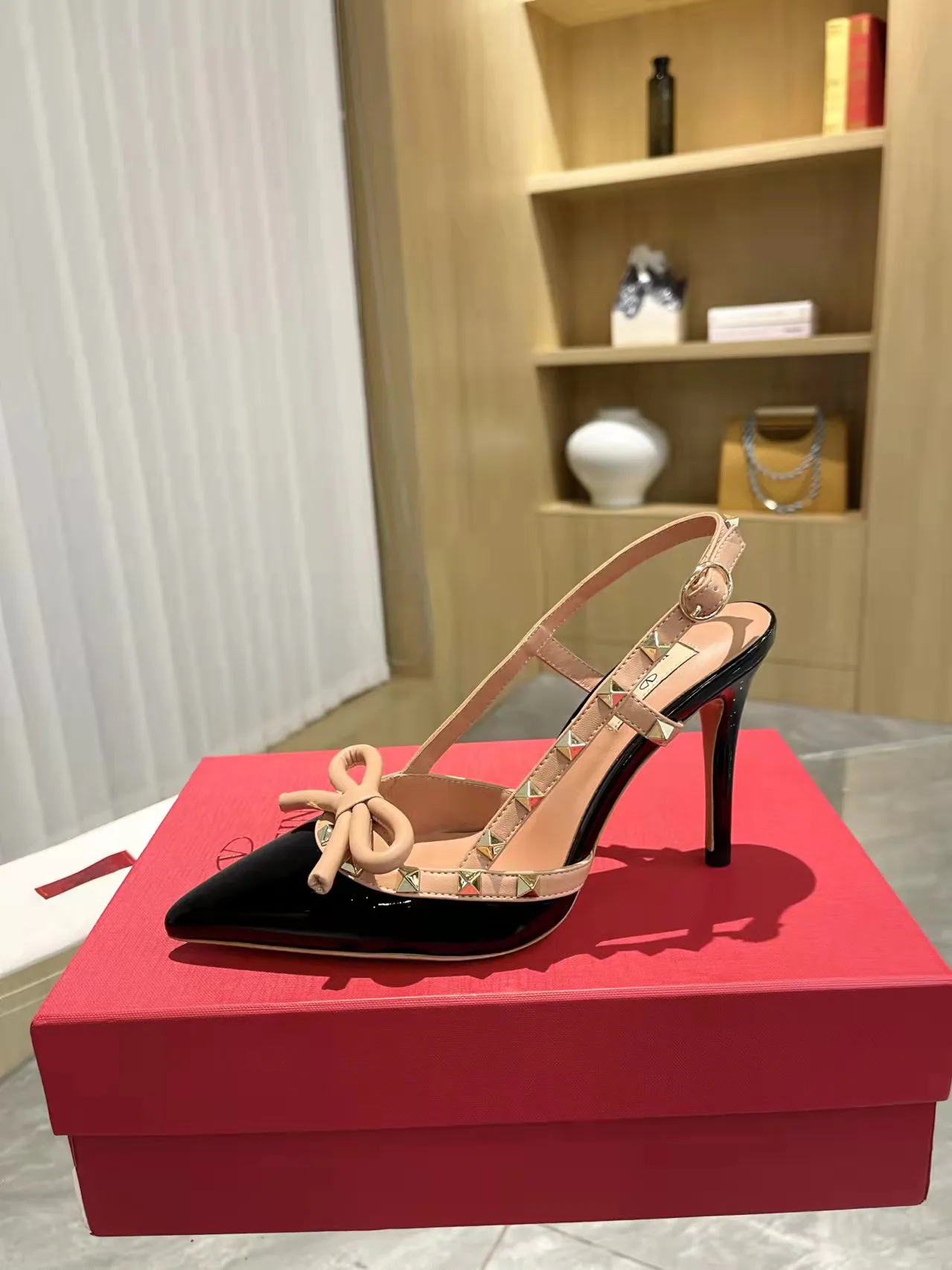 Босоножки Женские Valentino 11602183