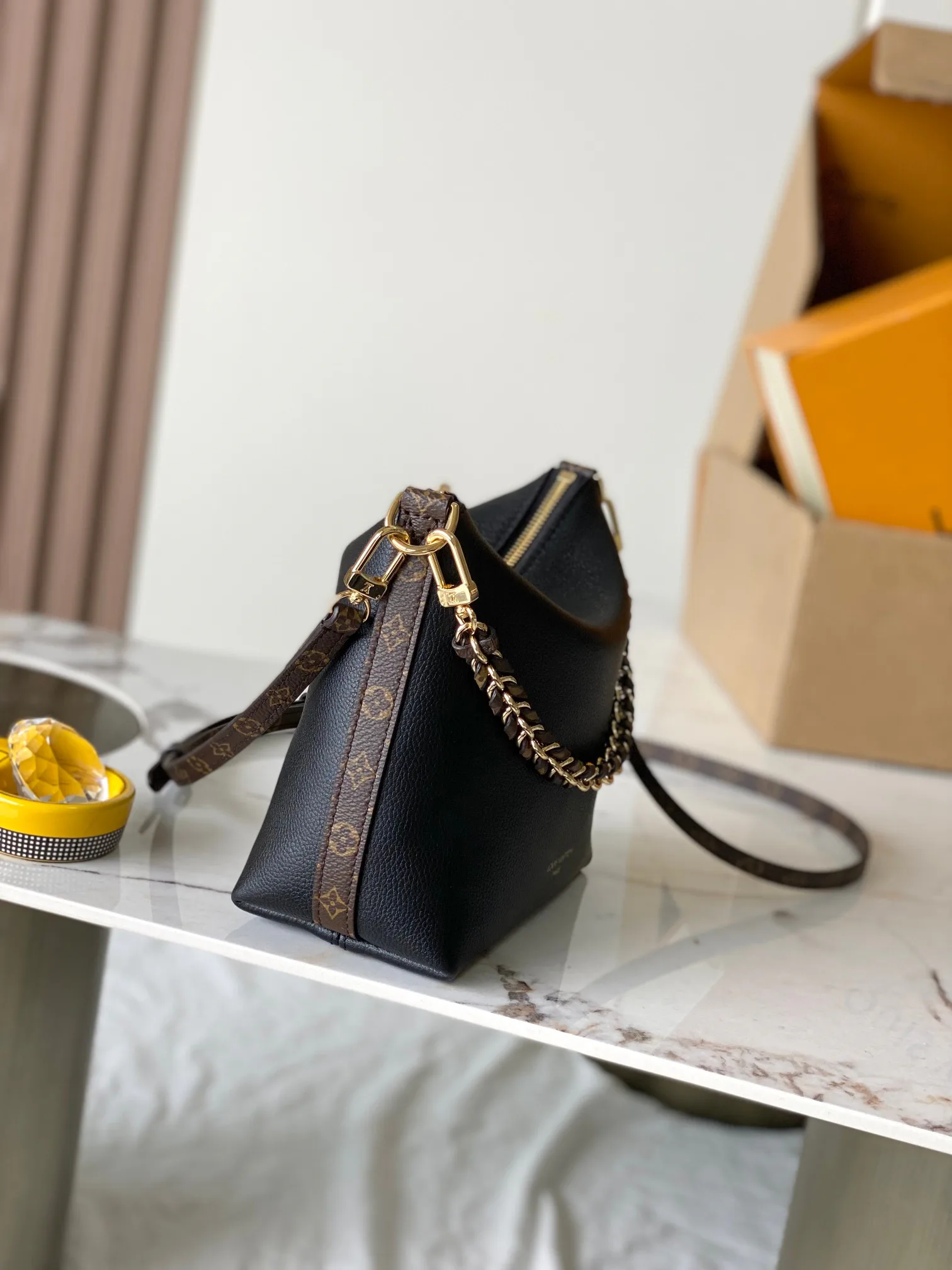 Классические Сумки Женские Louis Vuitton 18170485