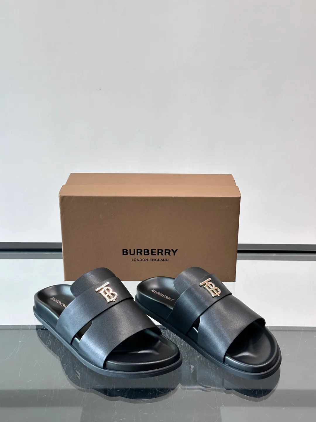 Сандалии Мужские Burberry 13546897