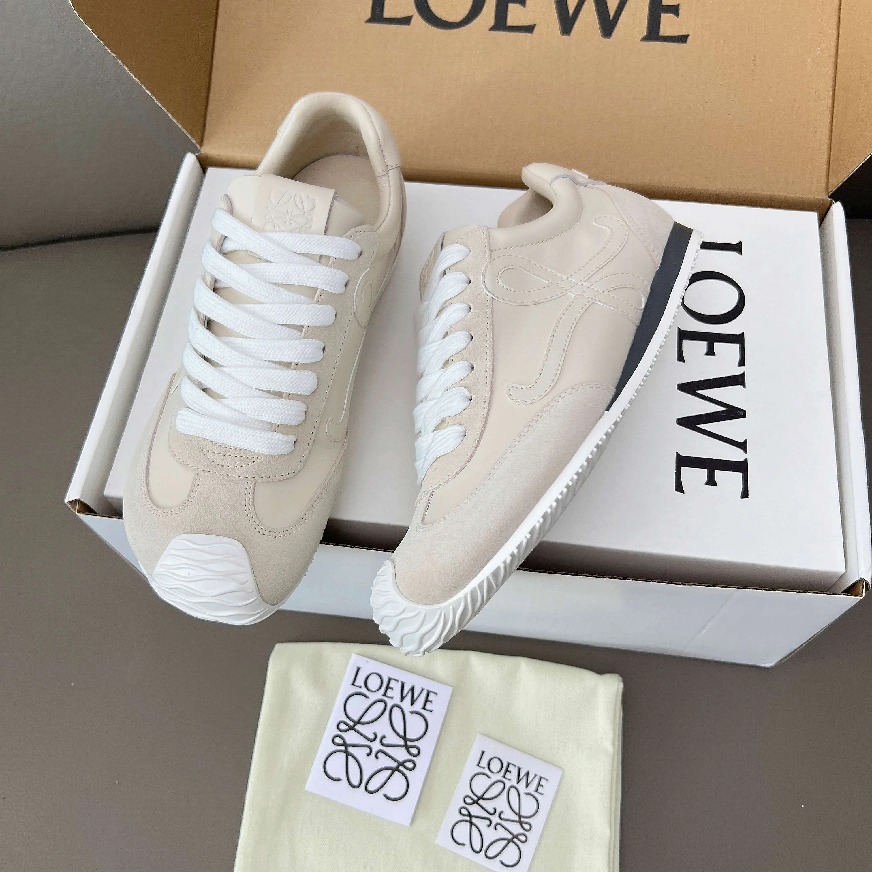 Кроссовки Женские Loewe 18011180