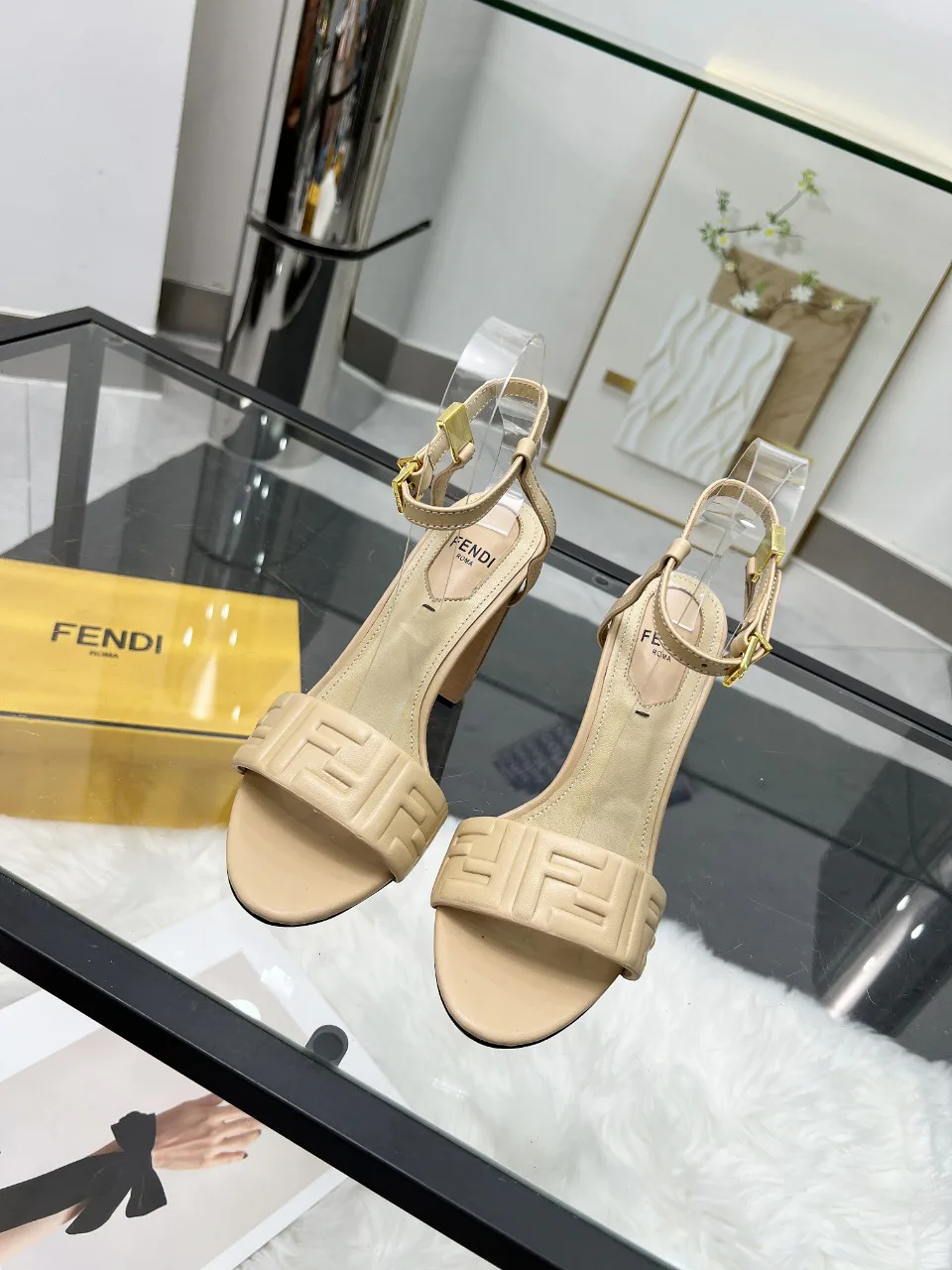 Босоножки Женские Fendi