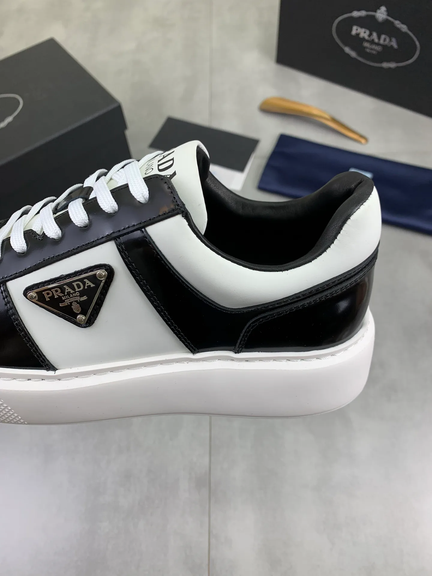 Кроссовки Мужские Prada 13428277
