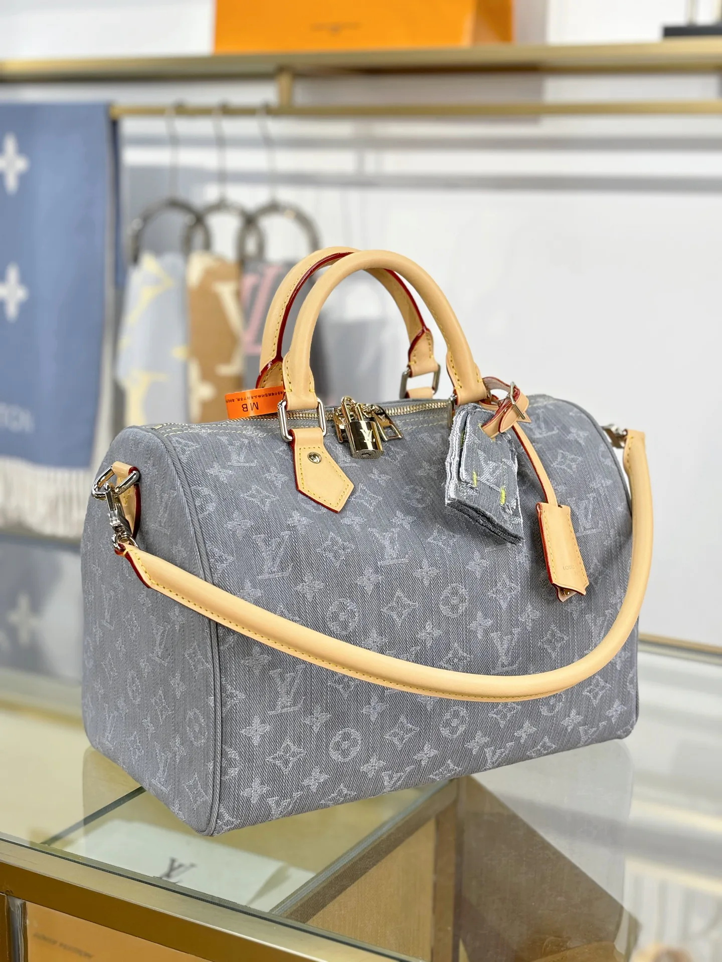 Классические Сумки Женские Louis Vuitton 18153142