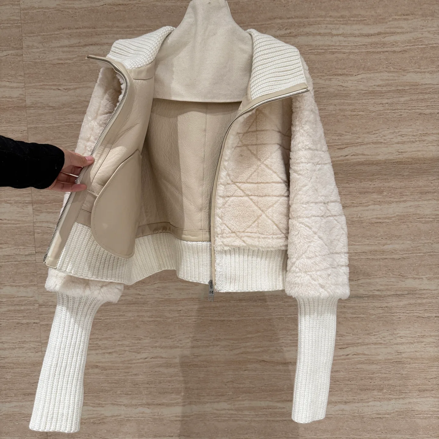 Кожаные Куртки И Дублёнки Женские Christian Dior 2772712