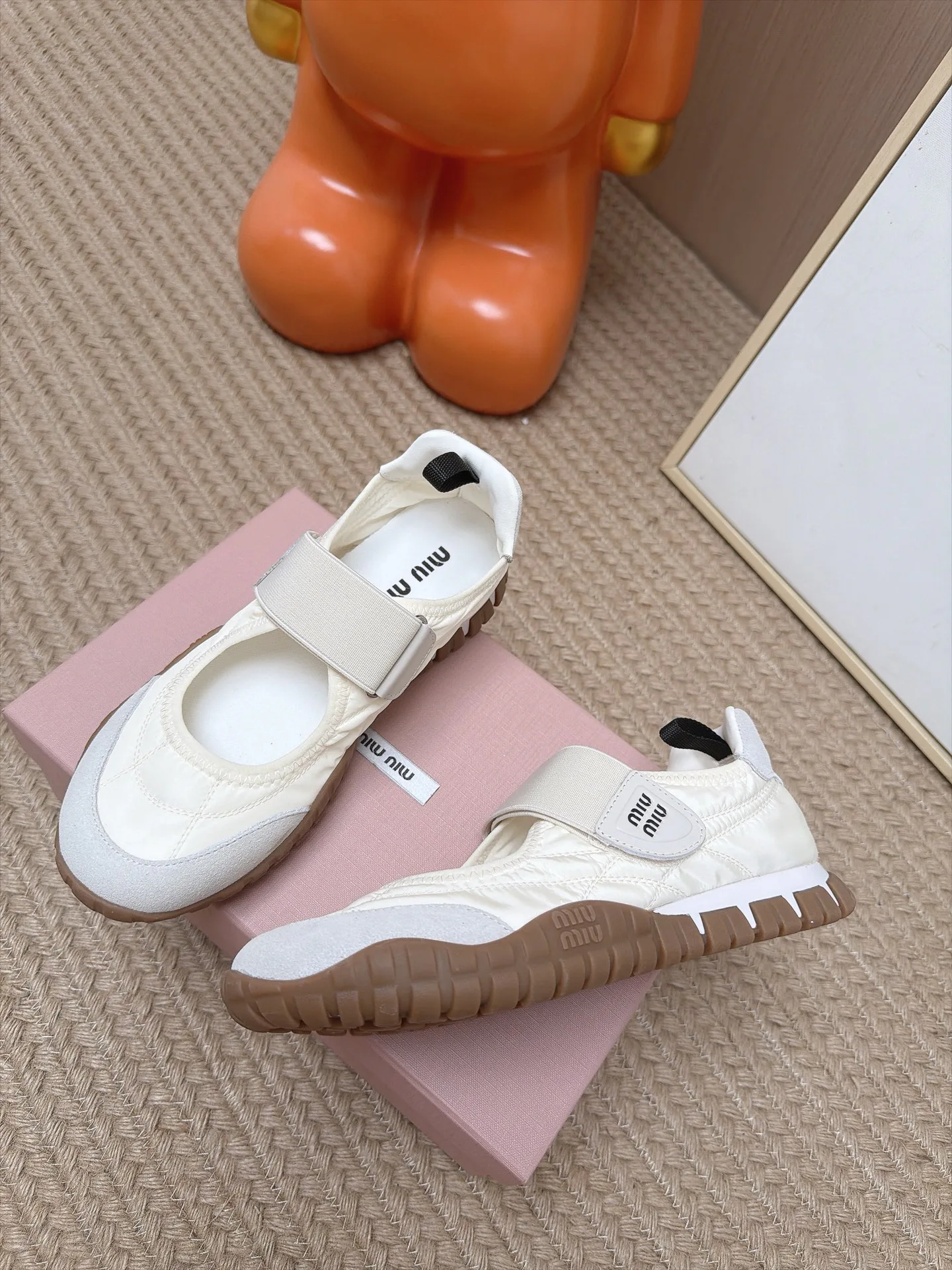 Кроссовки Женские Miu Miu 18063017