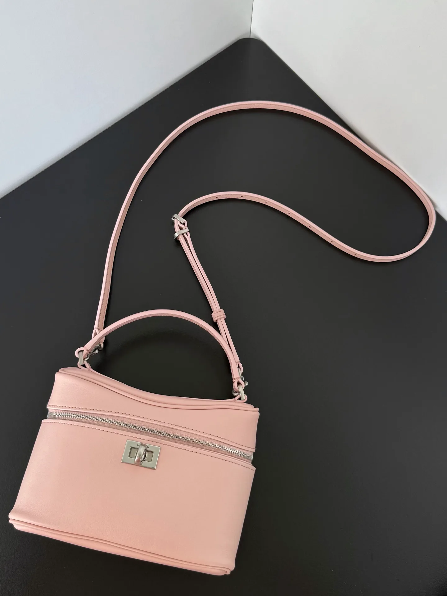 Клатчи Женские Balenciaga 11451449