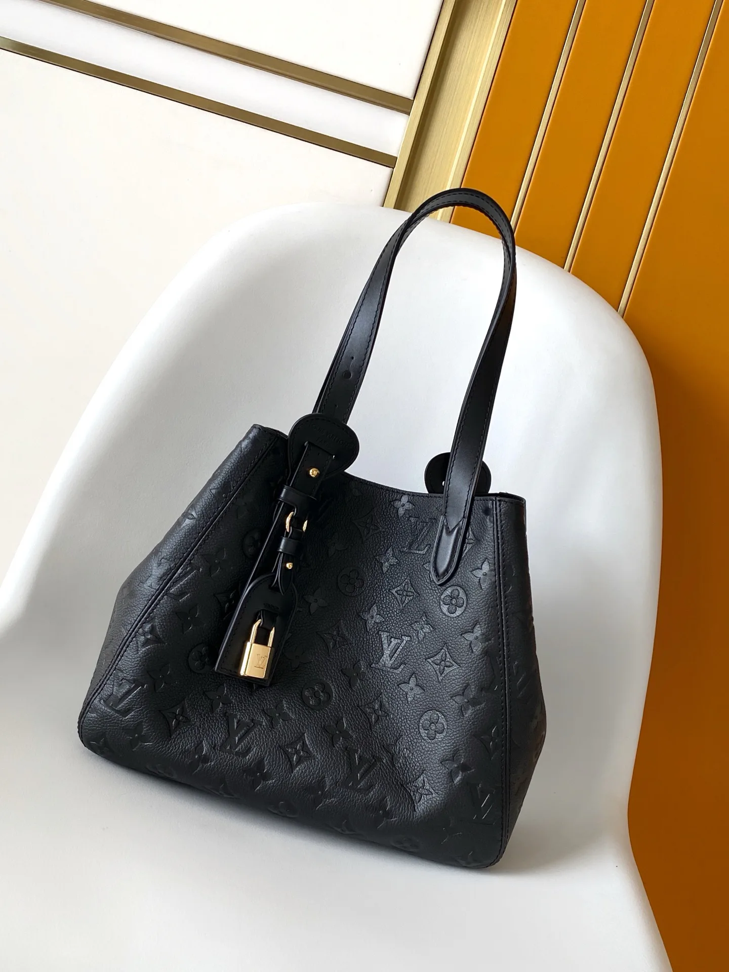 Классические Сумки Женские Louis Vuitton 17813551