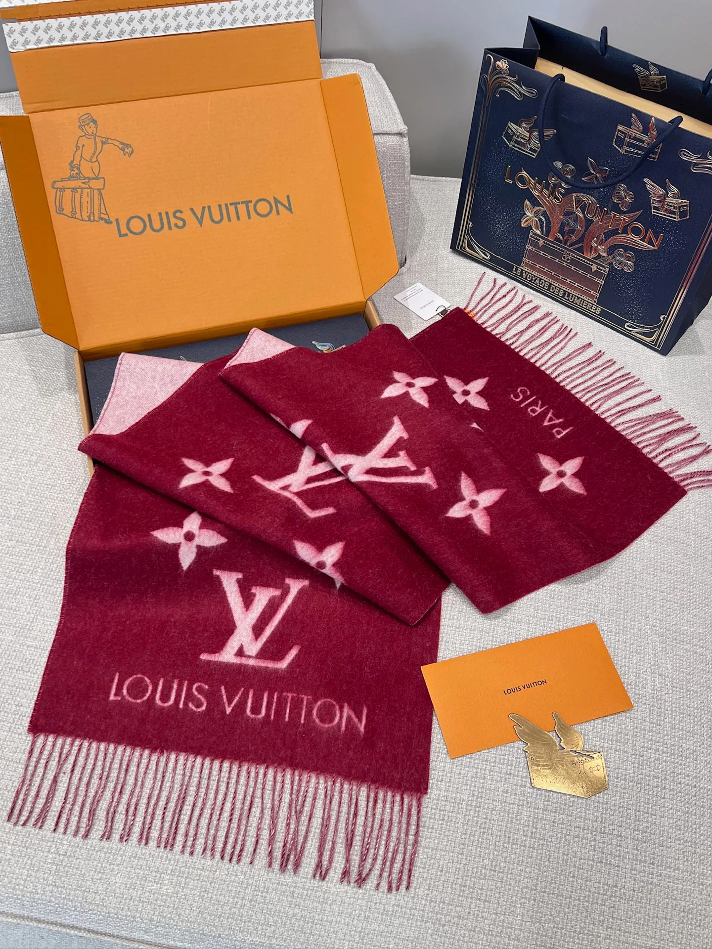 Шарфы Louis Vuitton 18210446