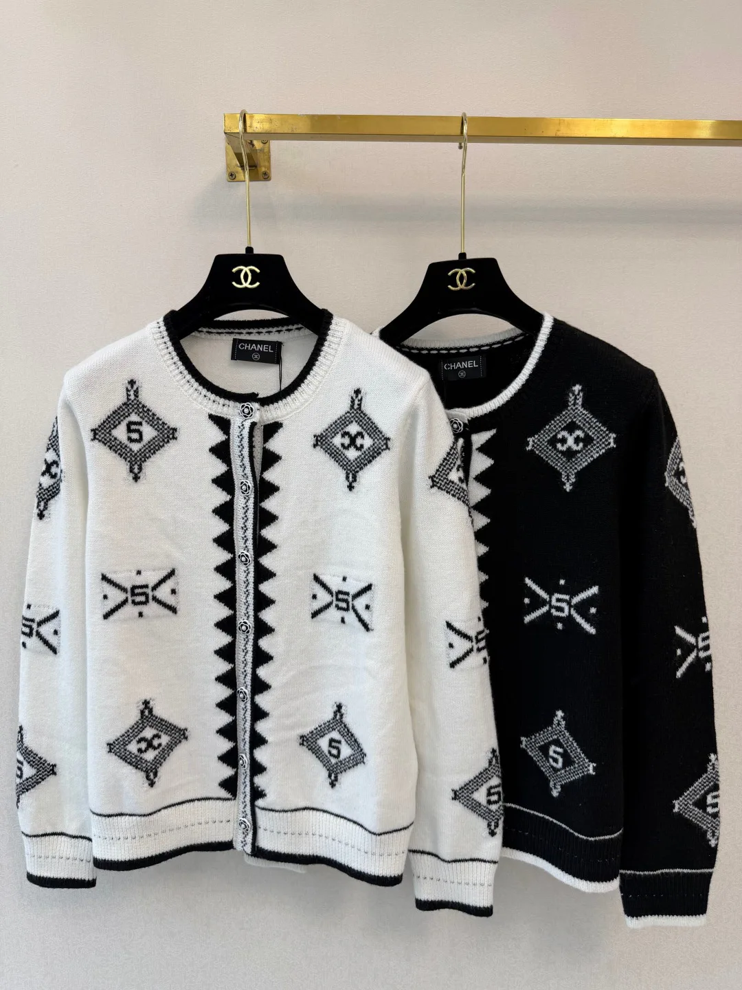 Джемперы И Свитеры Женские Chanel 18138085