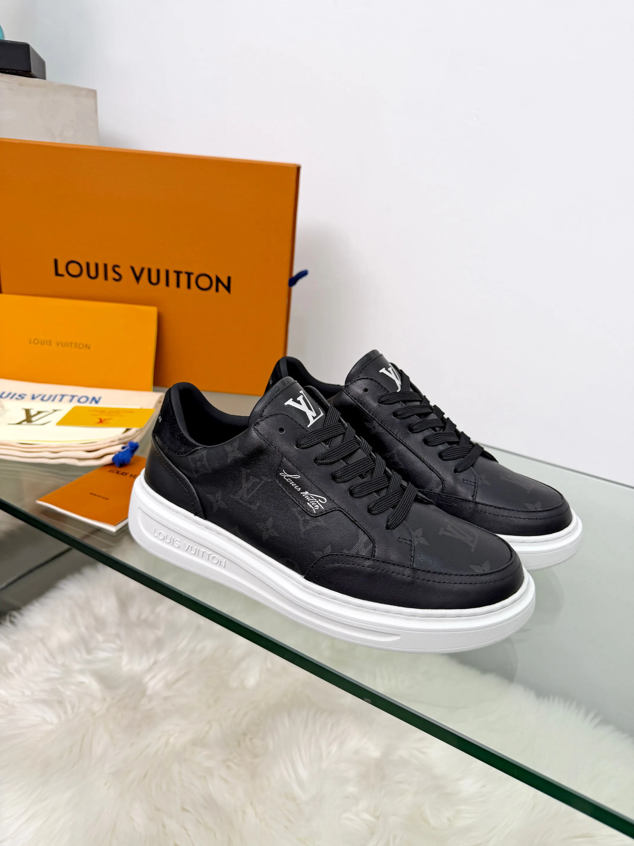 Кроссовки Мужские Louis Vuitton 19783729