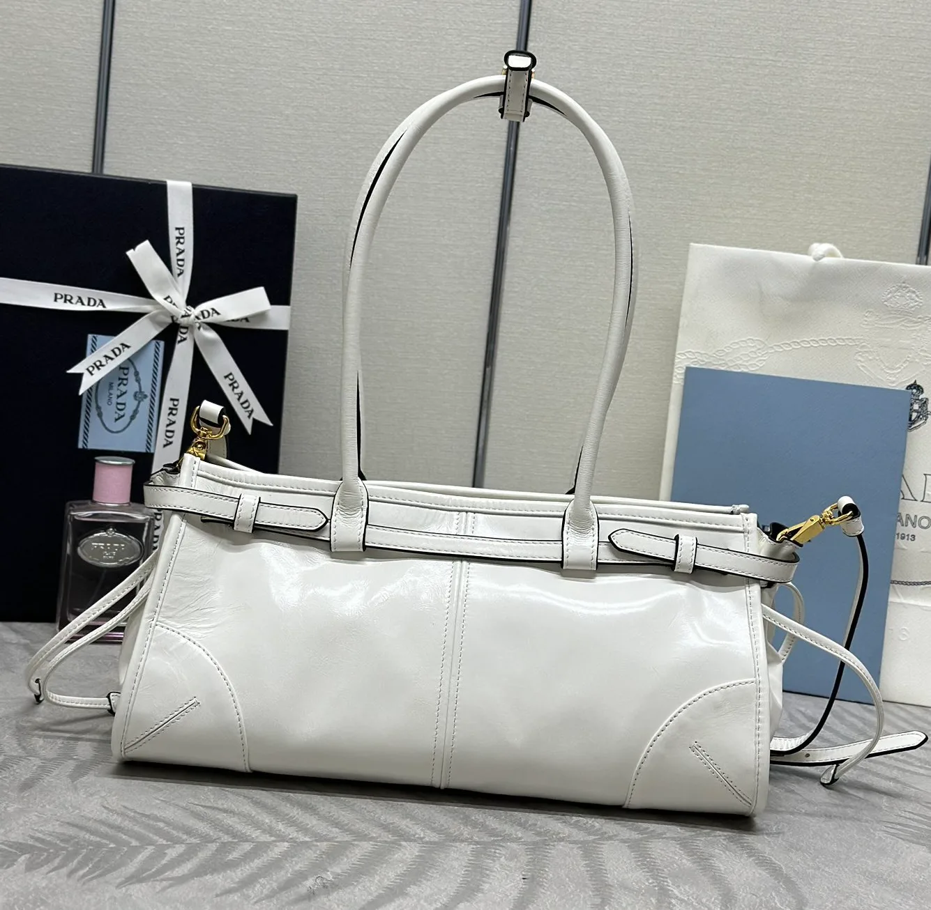 Классические Сумки Женские Prada 11462477