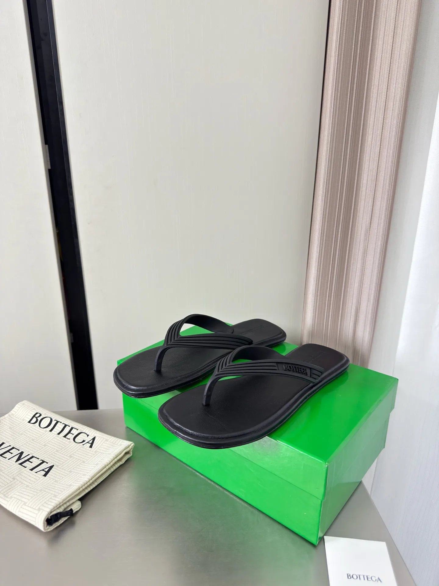 Шлепанцы Женские Bottega Veneta 17722625