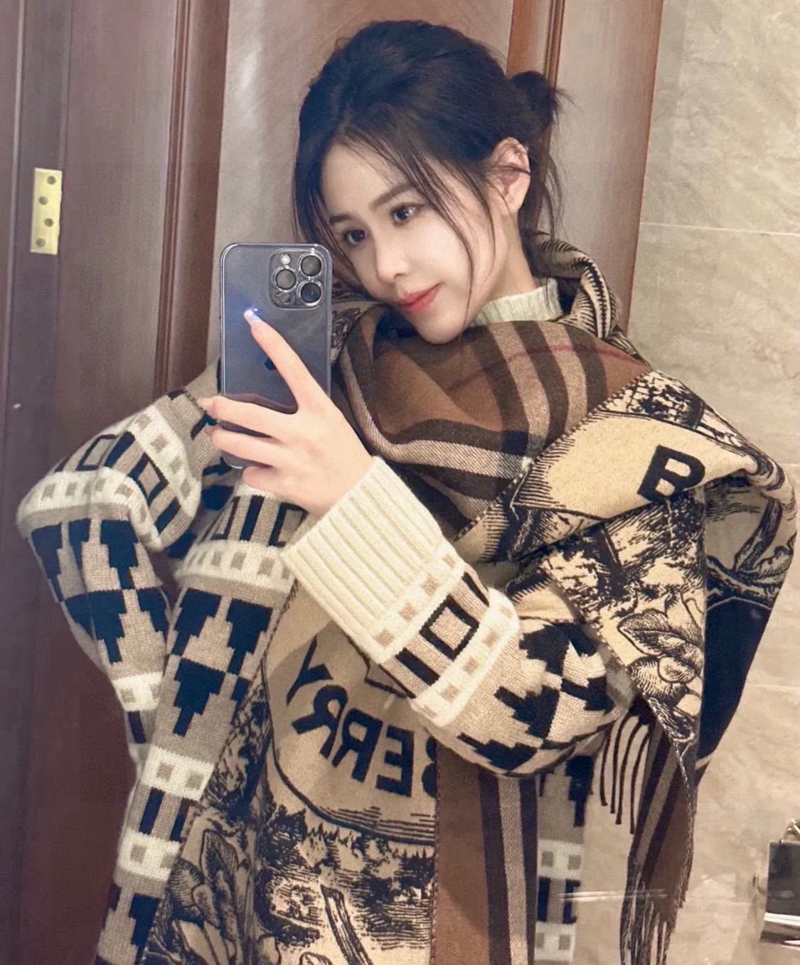 Шарфы Burberry 17448566