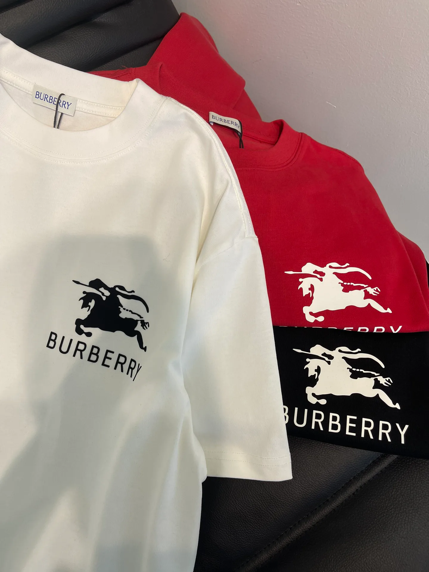 Футболки Женские Burberry 3600