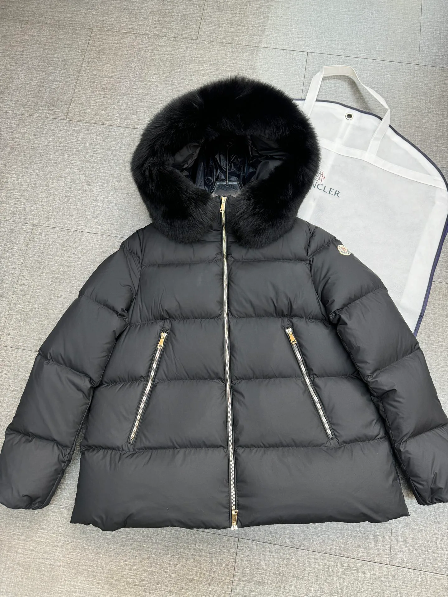 Куртки И Пуховики Женские Moncler 18130015