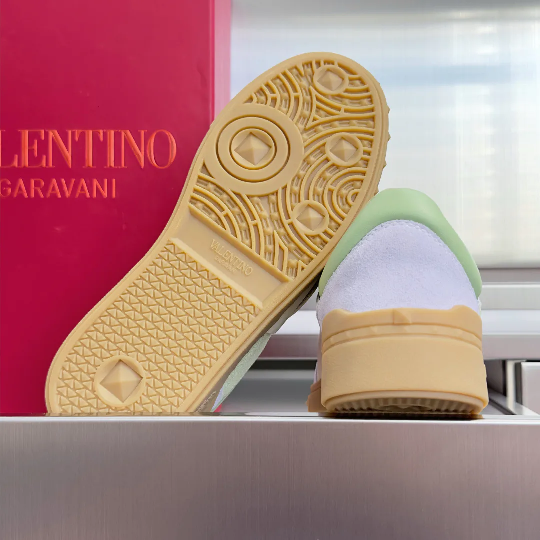 Кроссовки Женские Valentino 19175902