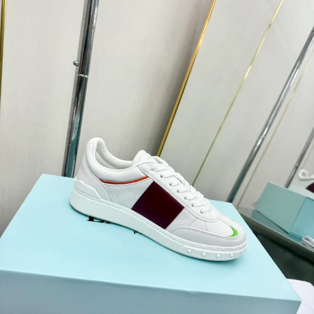 Кроссовки Женские Valentino 17955031
