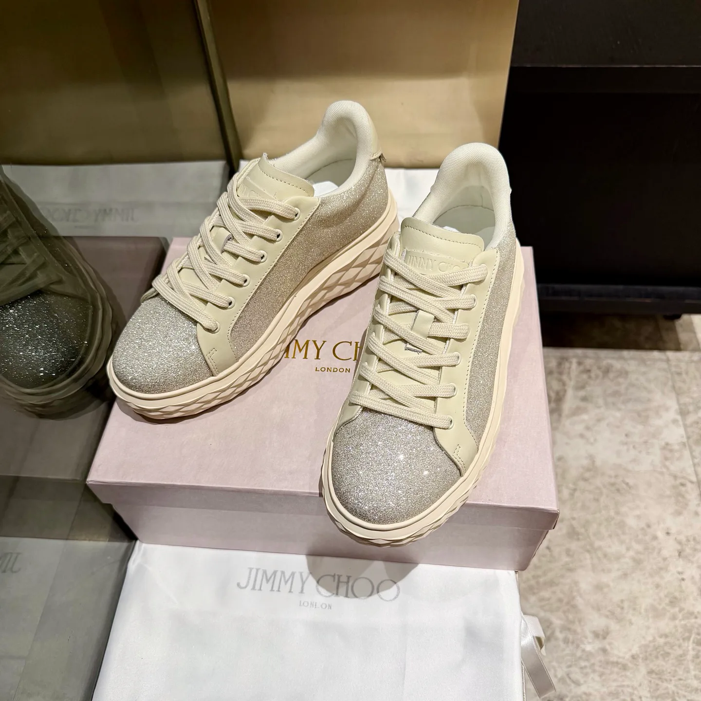 Кроссовки Женские Jimmy Choo 18104588