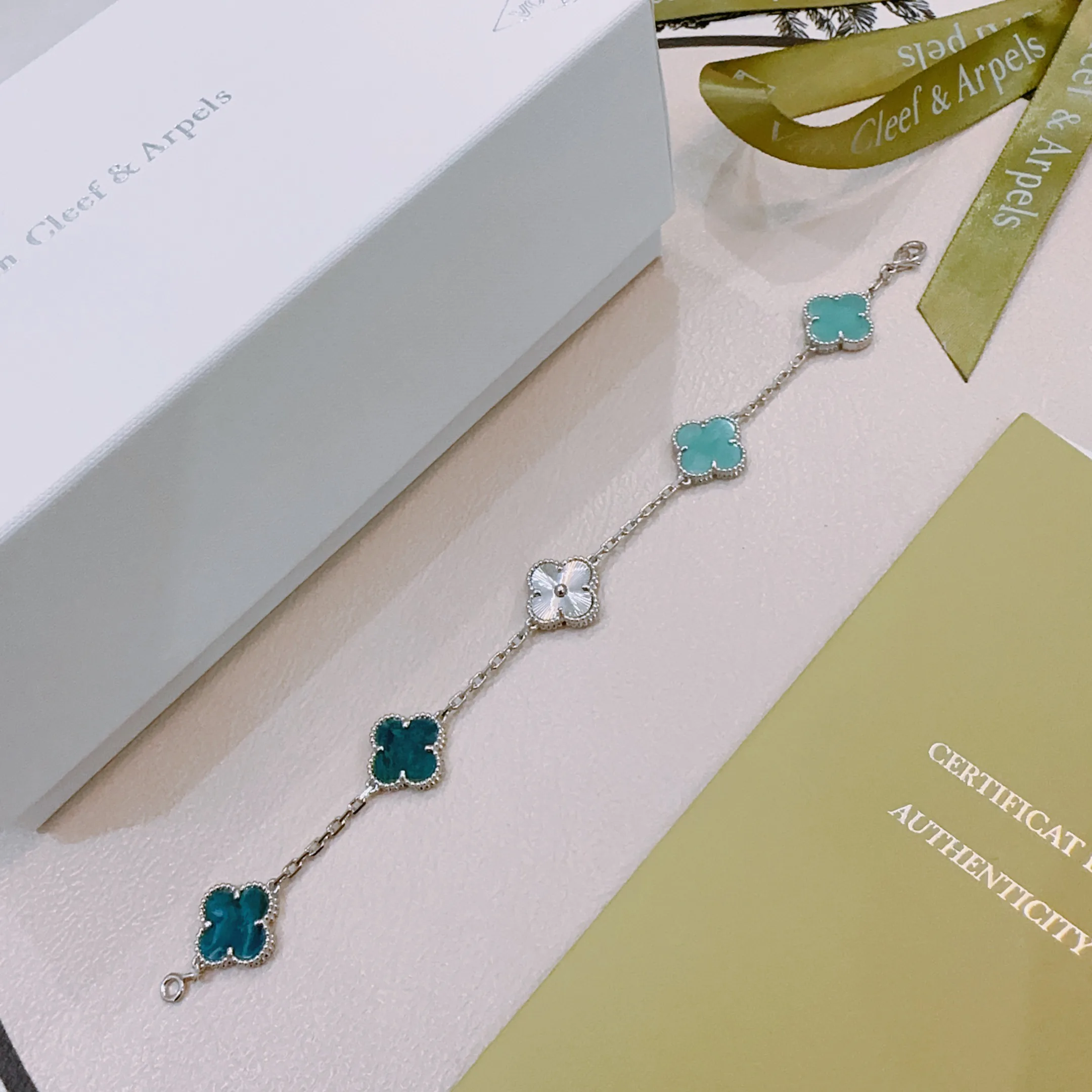 Бижутерия Van Cleef & Arpels 91324