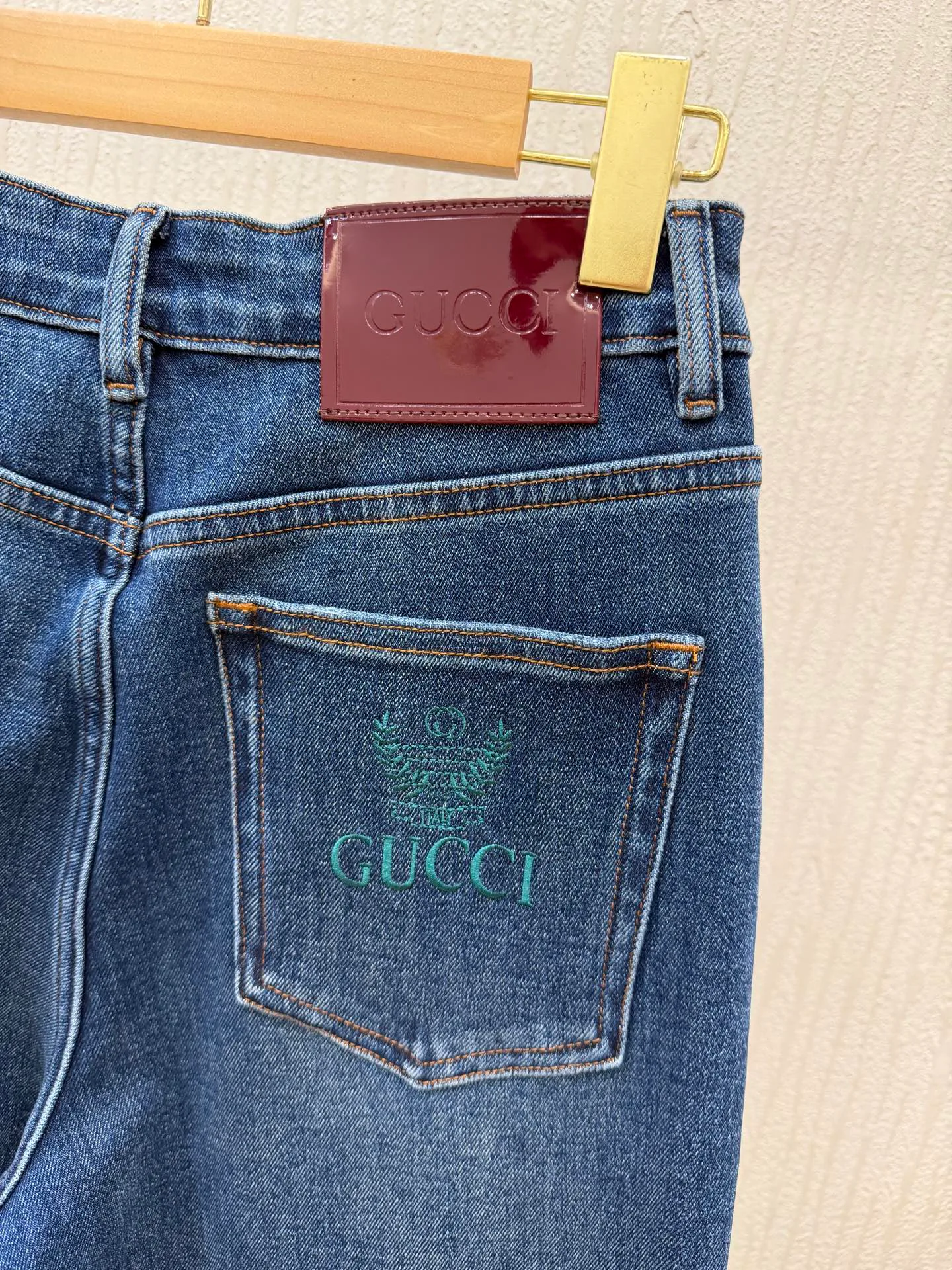 Джинсы Женские Gucci 18010886