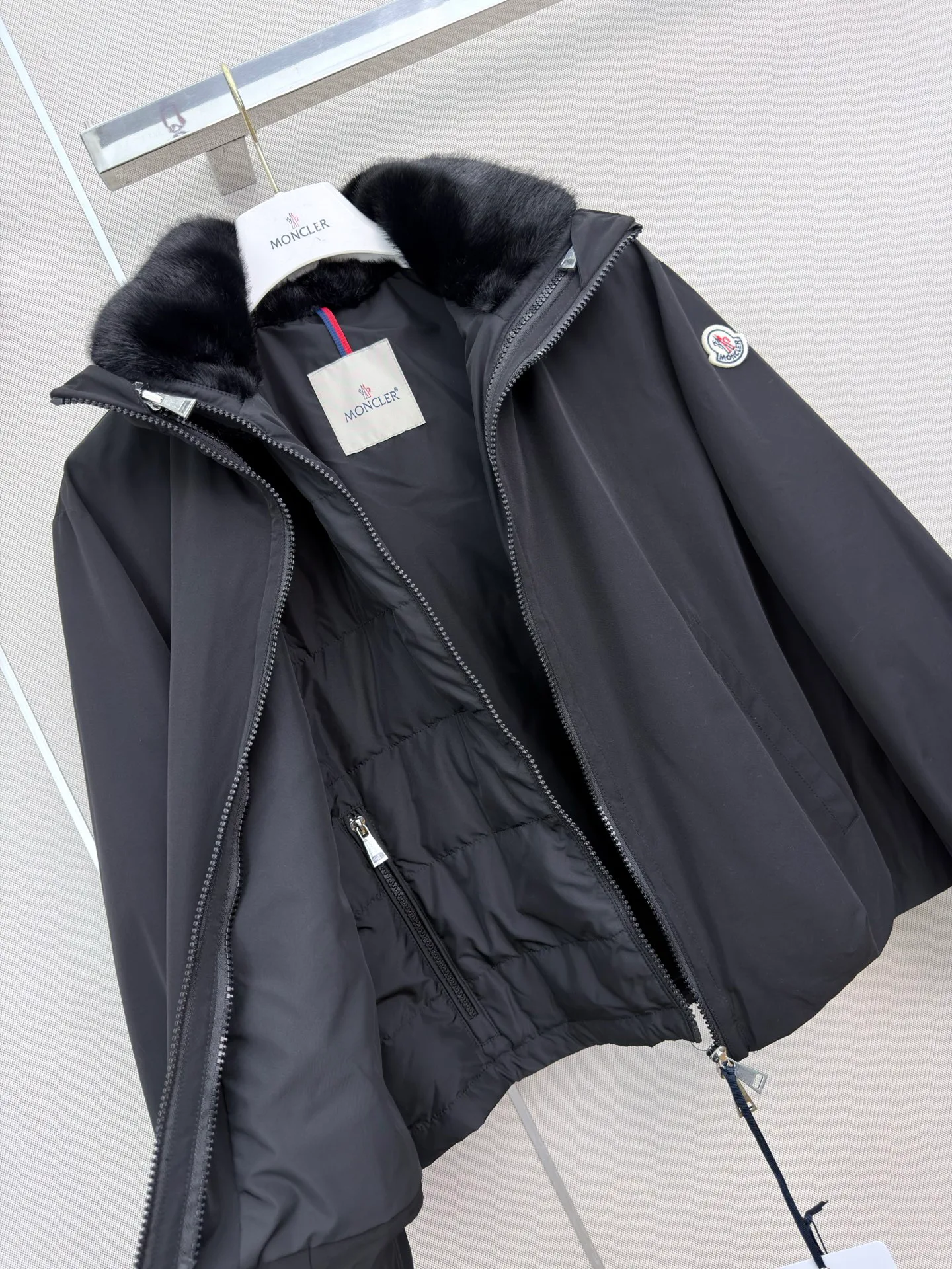 Куртки И Пуховики Женские Moncler 17919448