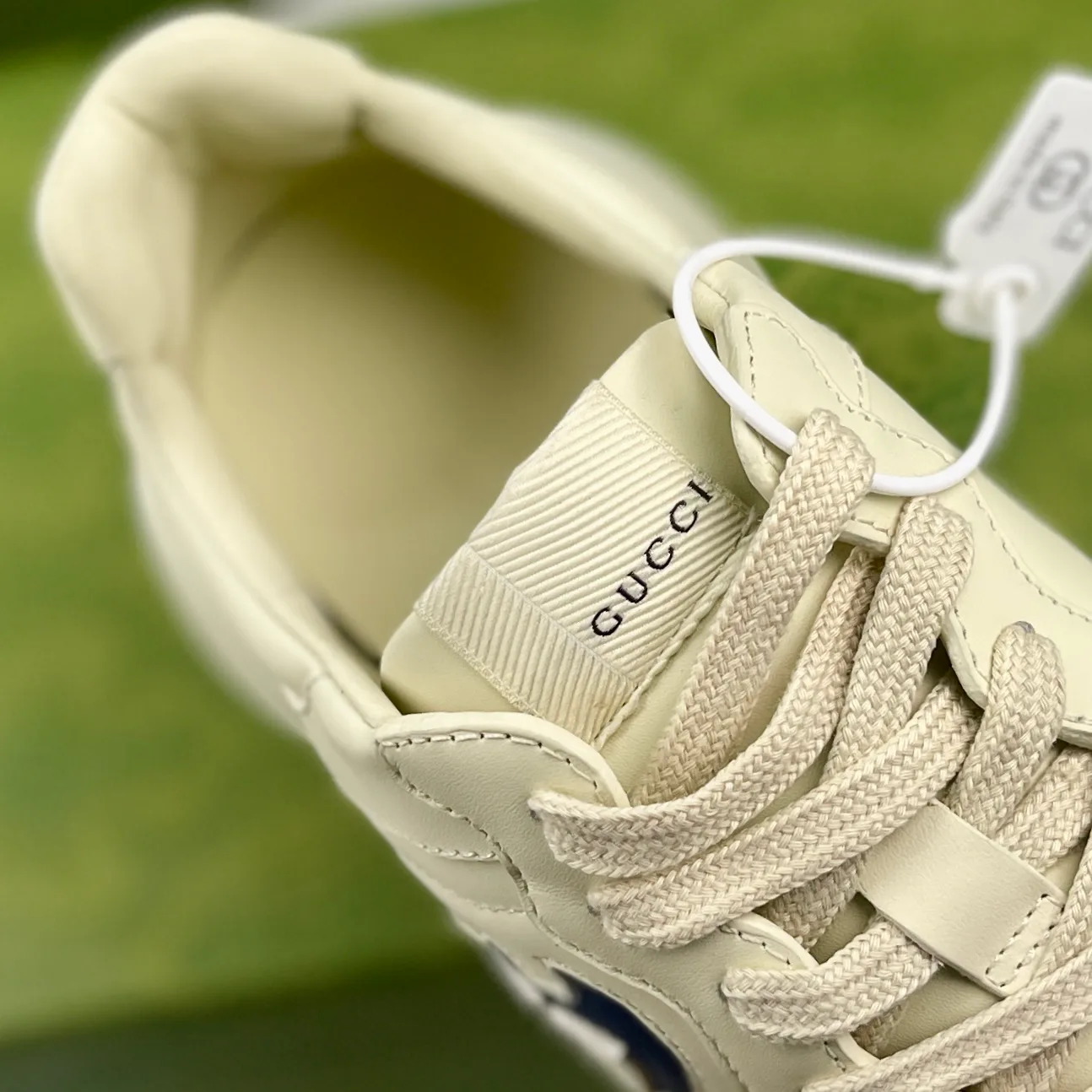 Кроссовки Женские Gucci 5879902