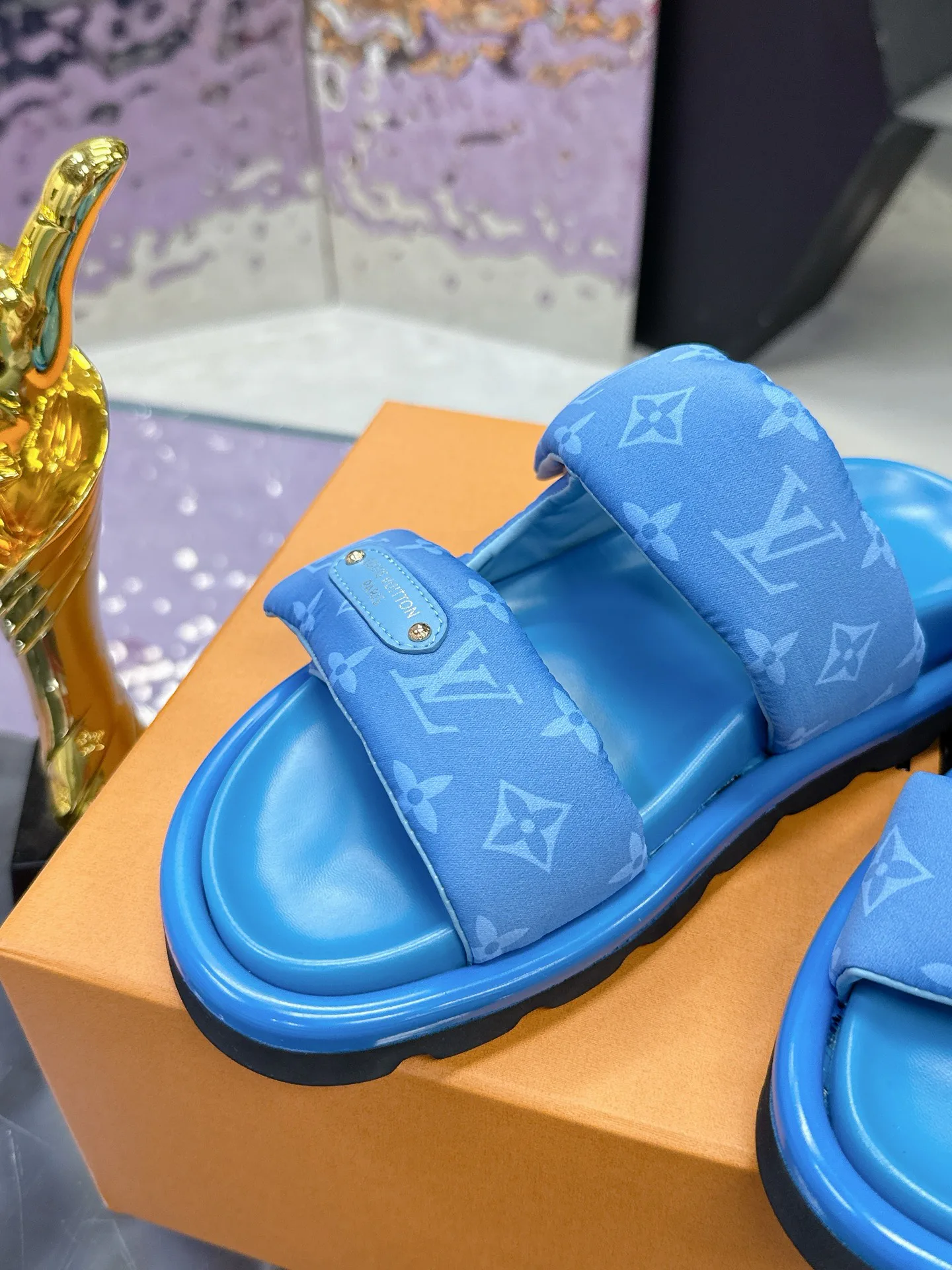 Шлепанцы Женские Louis Vuitton 17530455
